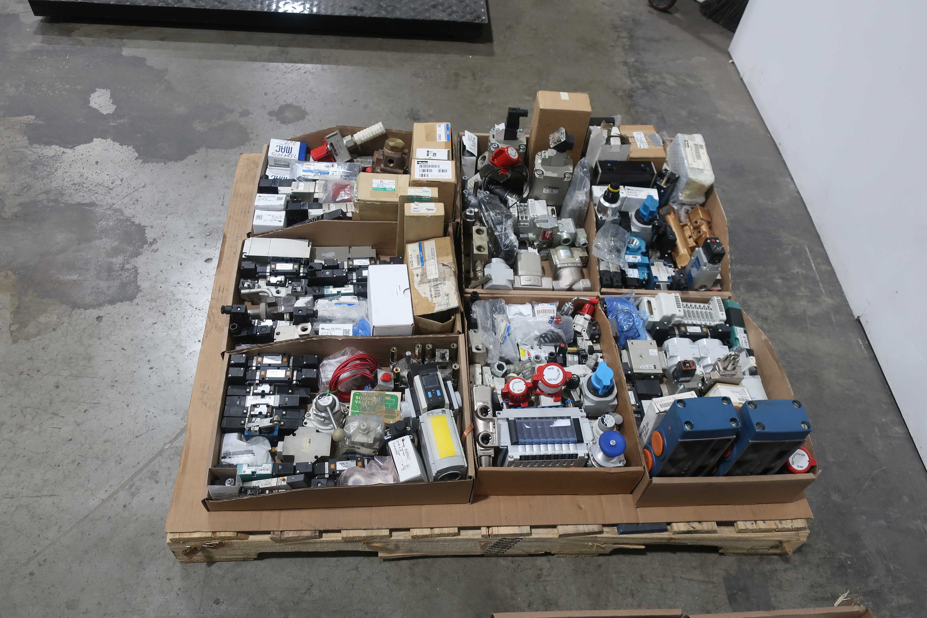 SKU 1745879 - 2 PALLETS OF ASSORTED PNEUMATIC VALVES - PNEUMATIC VALVE