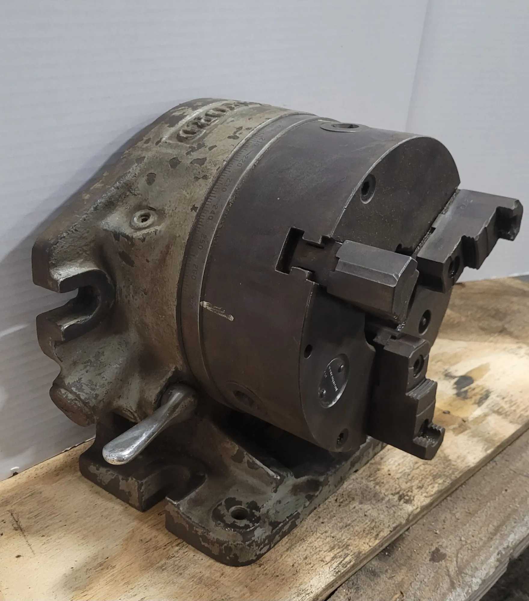 HARTFORD SUPER SPACER W/ CUSHMAN 8" CHUCK, 3-JAW, 2-1/2" THRU HOLE - MACHINE TOOLING