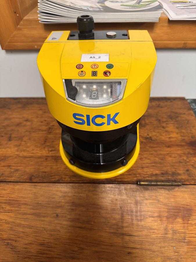 2016 SICK S30A-7011CA SAFETY LASER SCANNER, 7M PROTECTIVE RANGE, 49M WARNING FIELD, 190 DEG - SENSORS