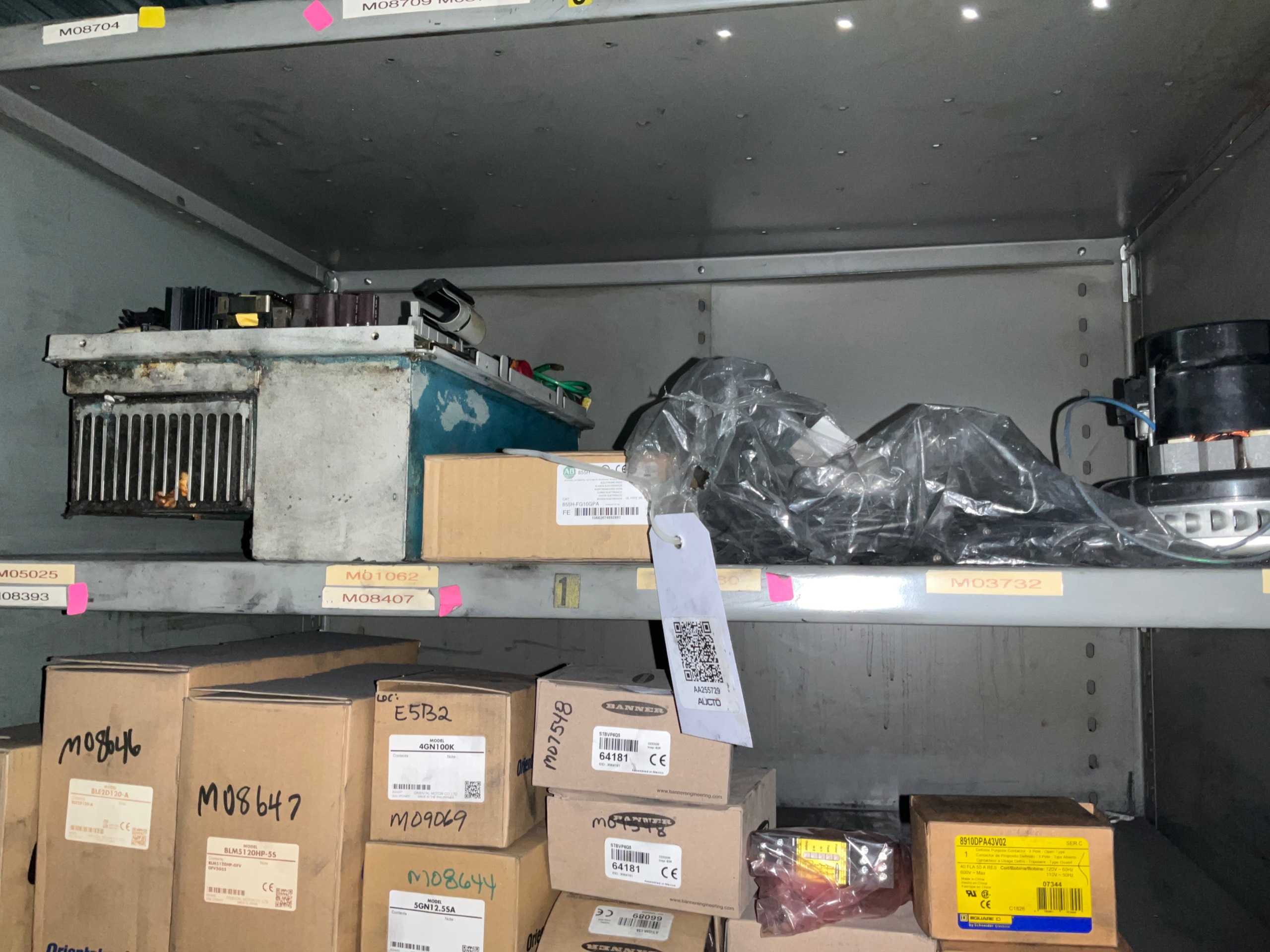 BULK QTY OF INDUSTRIAL PARTS