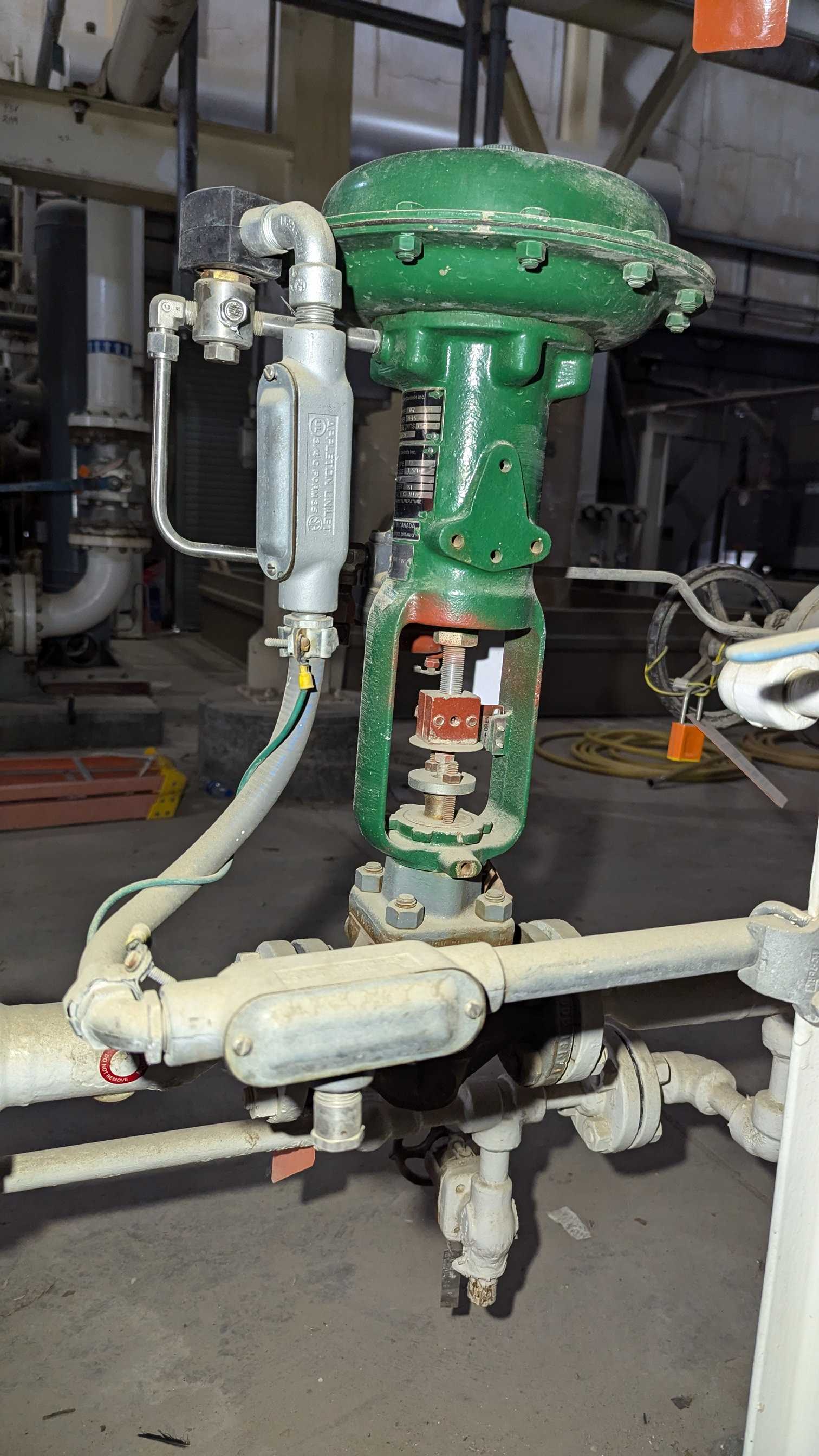 FISHER ET CONTROL VALVE & 667 ACTUATOR ASSEMBLY - VALVE & ACTUATOR ASSEMBLY