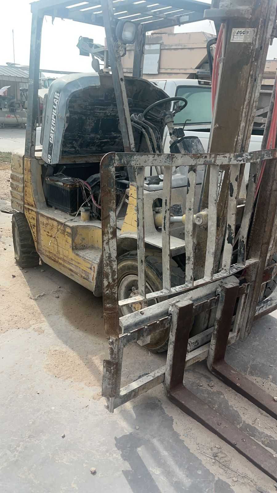 CATERPILLAR CAT 40 SERIES SIT-DOWN FORKLIFT - SIT-DOWN FORKLIFTS