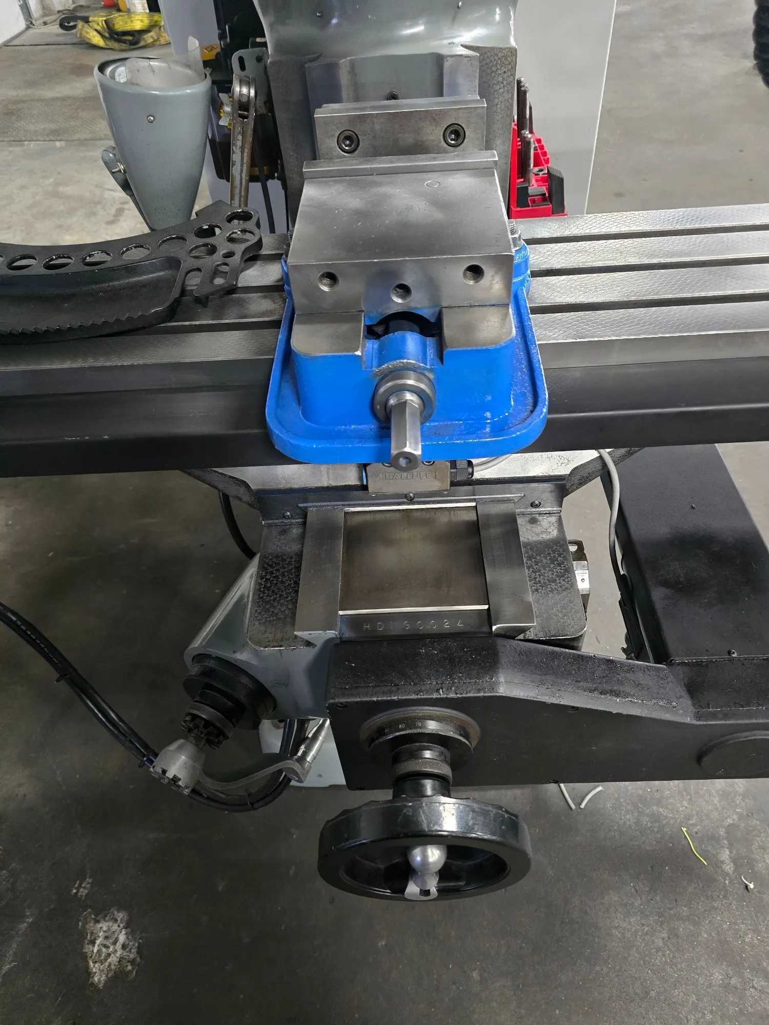 2004 BRIDGEPORT/HARDINGE SERIES 1 2 AXIS EZ PLUS MILL, 2HP, 60-4200 RPM, 9X48 TABLE - MILLING MACHINES