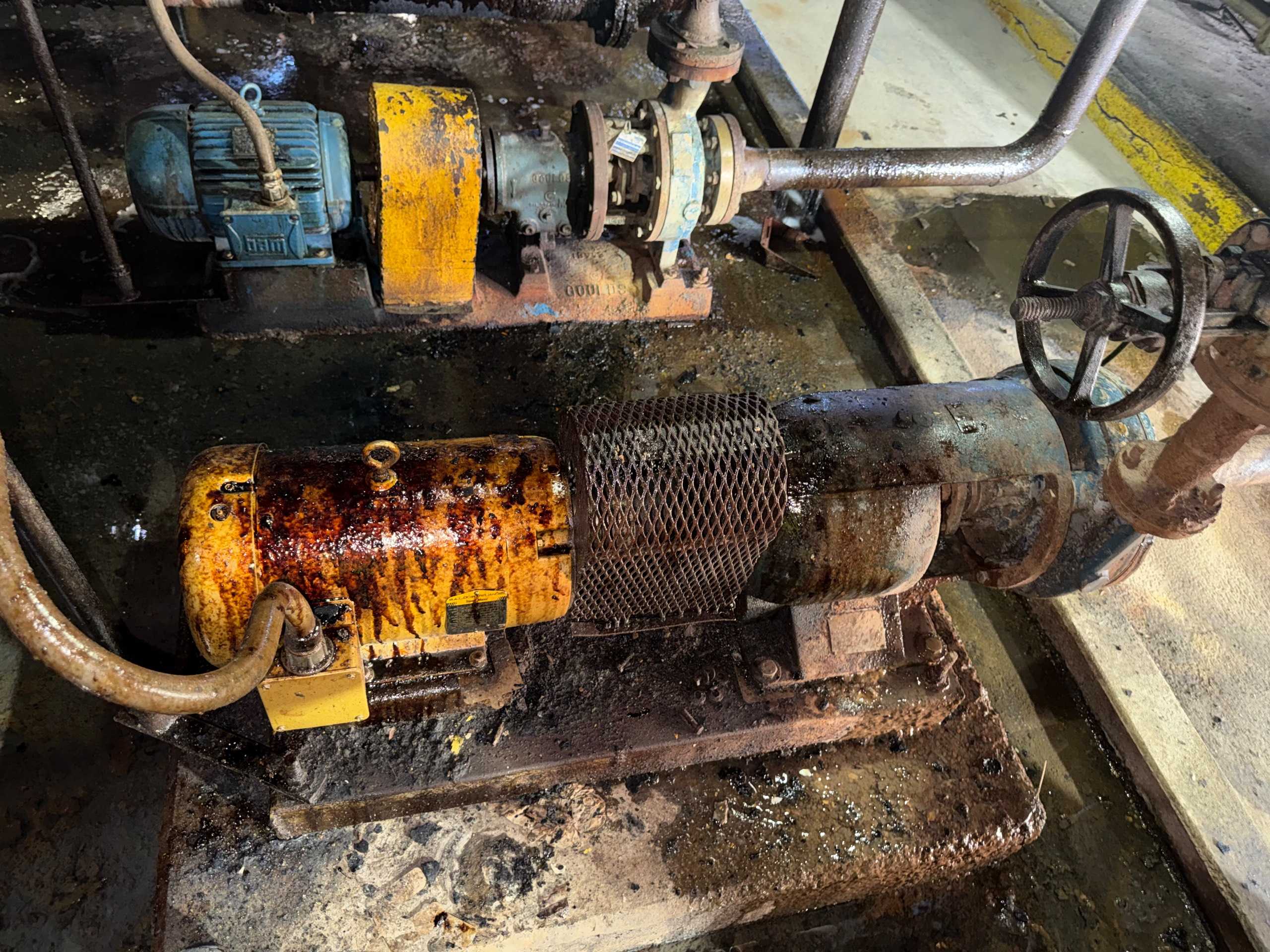 CENTRIFUGAL PUMP, 7.5 HP - CENTRIFUGAL PUMP