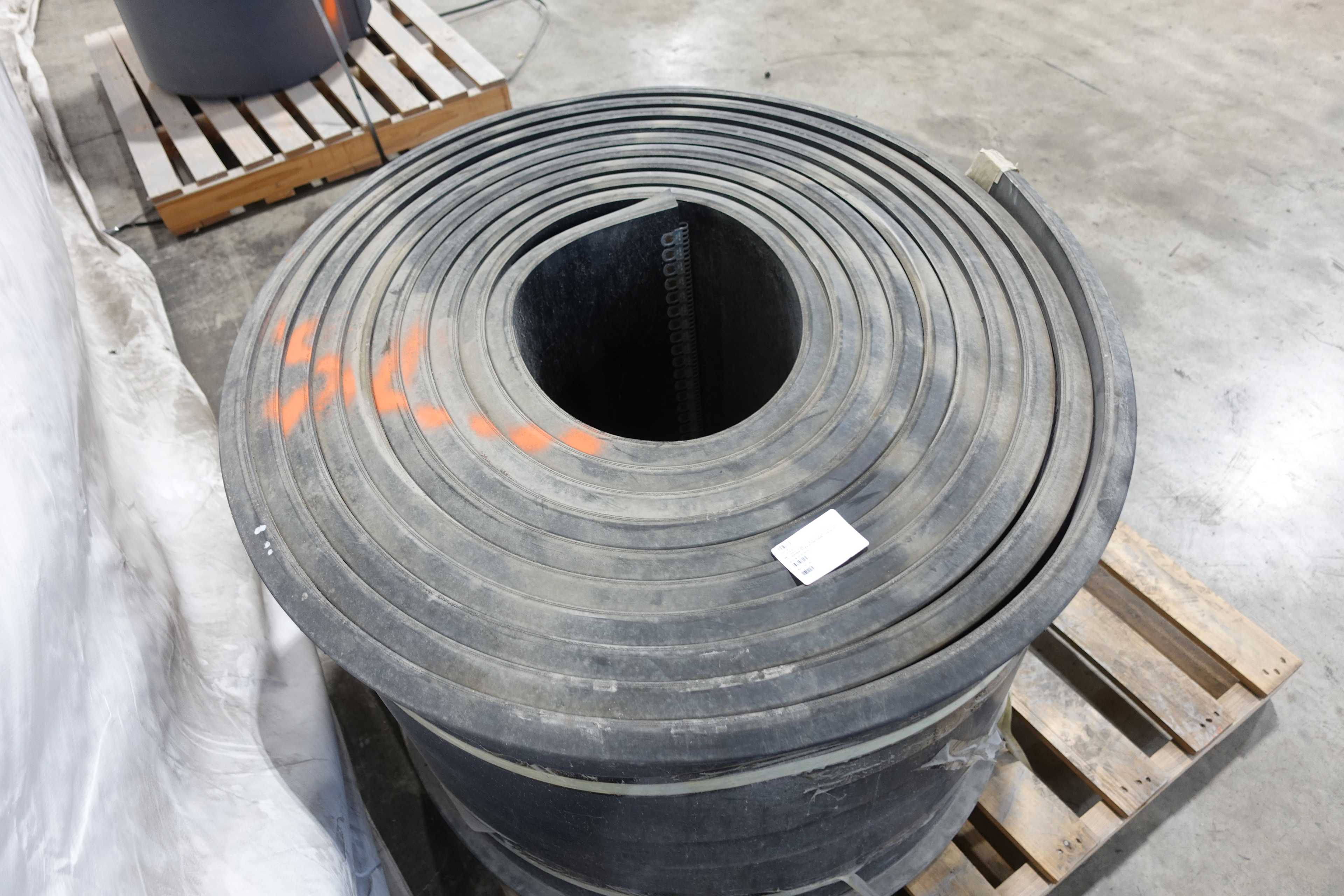CONVEYOR BELT WITH FASTNERS, GUM DROP SIDES, 24" X 69'-10", 3/16" - 1/6" - CONVEYOR PARTS