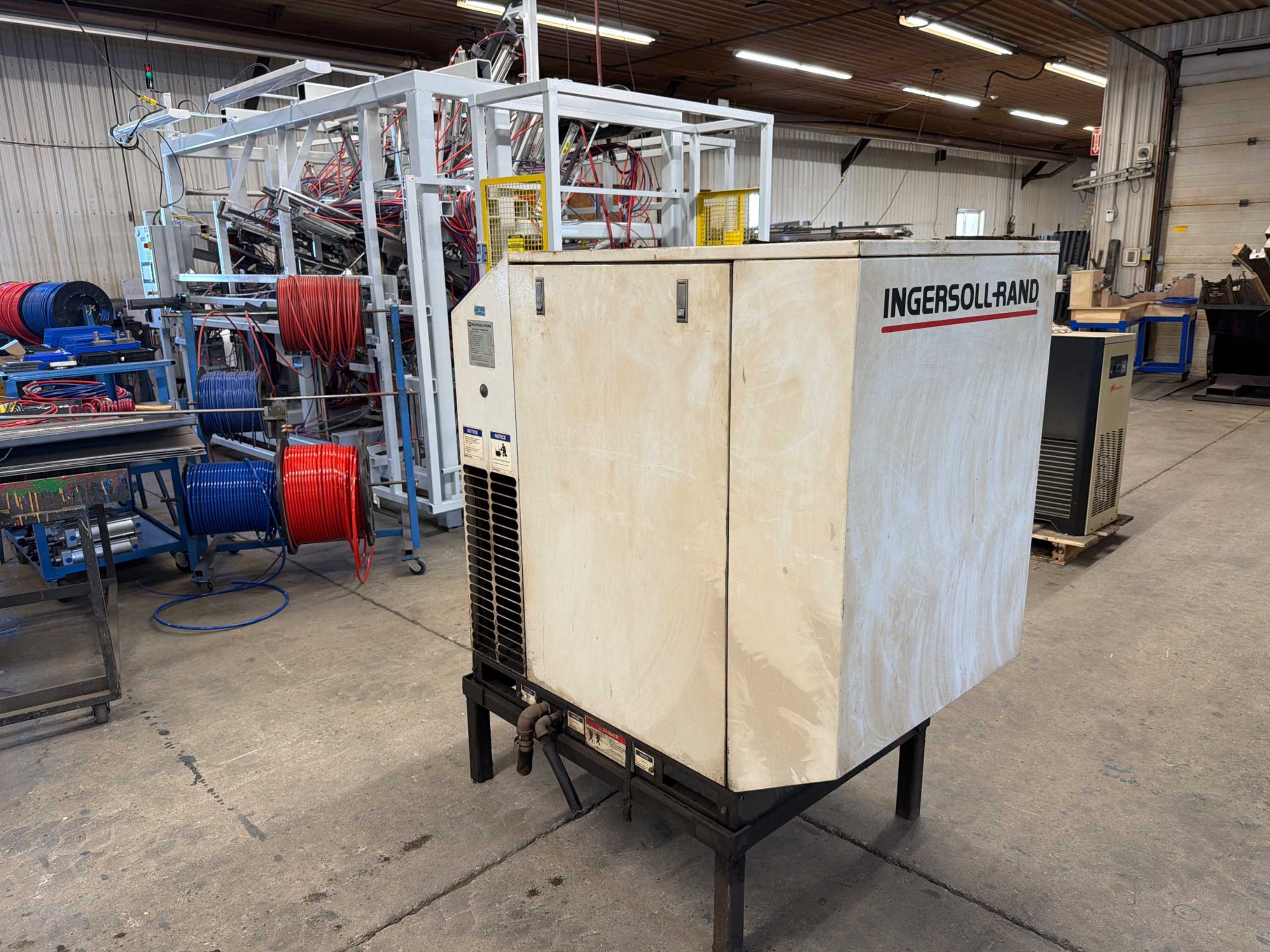 2004 INGERSOLL RAND SSR-EP25SF ROTARY SCREW AIR COMPRESSOR, 25 HP, 95 CFM, 125 PSIG, 575V, 3PH - AIR COMPRESSORS