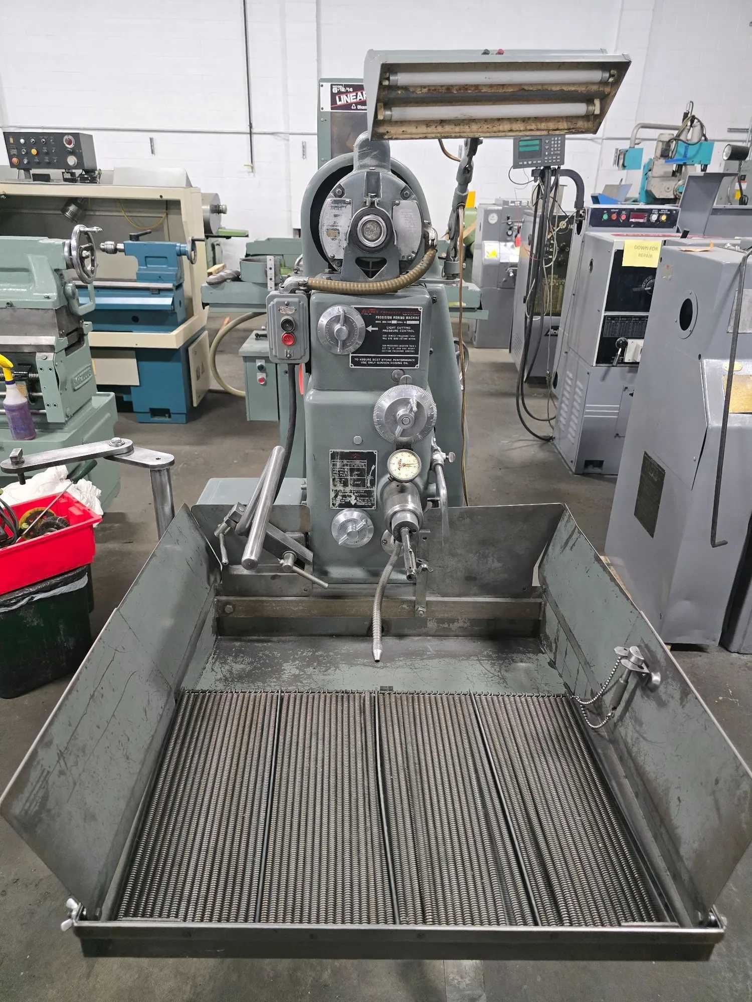 SUNNEN MBB-1600 HORIZONTAL HONING MACHINE, 0.06-6.5" ID, 200-1600 RPM, 1/2 HP, 12 GAL TANK - HONING MACHINES
