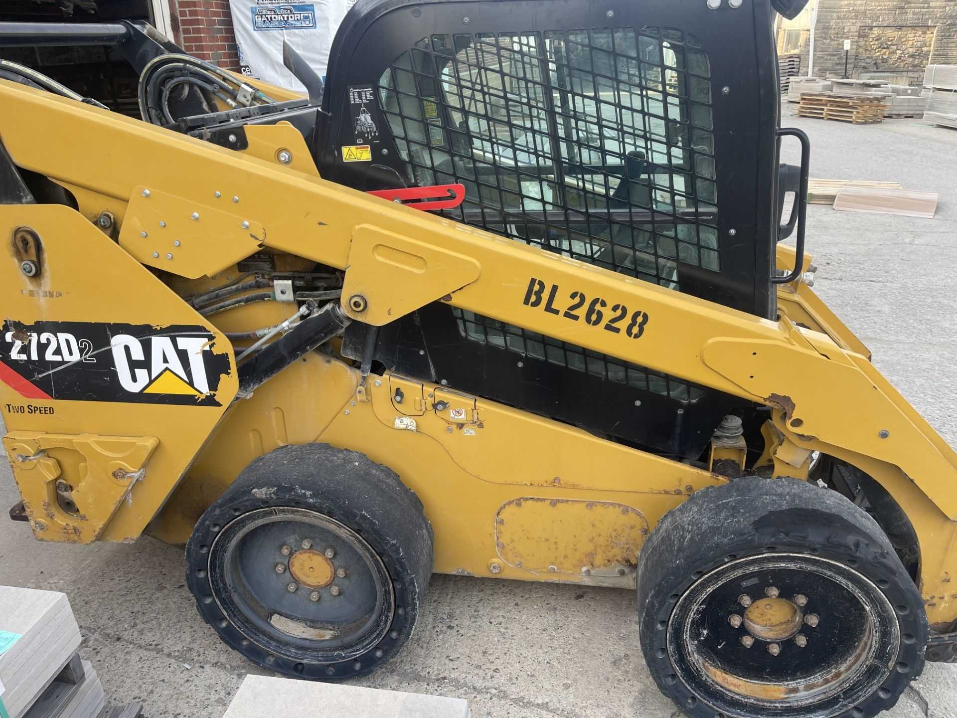 2016 CATERPILLAR 272D2 SKID STEER LOADER, 98 HP, 3400 LB ROC, VERTICAL LIFT, 8768 LB WEIGHT - SKID STEER LOADERS