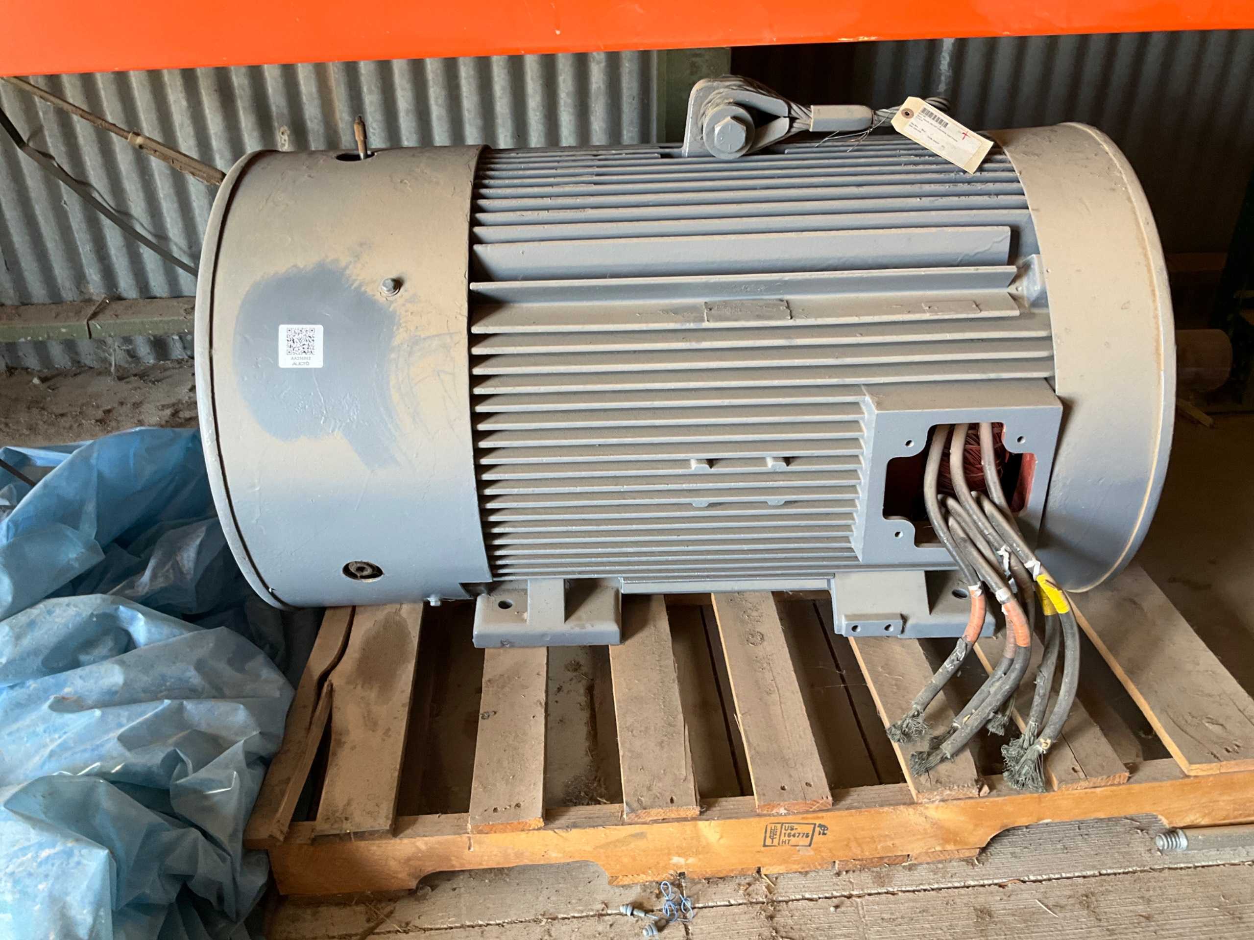 AC MOTOR 449T, 300 HP, 1200 RPM - AC MOTOR