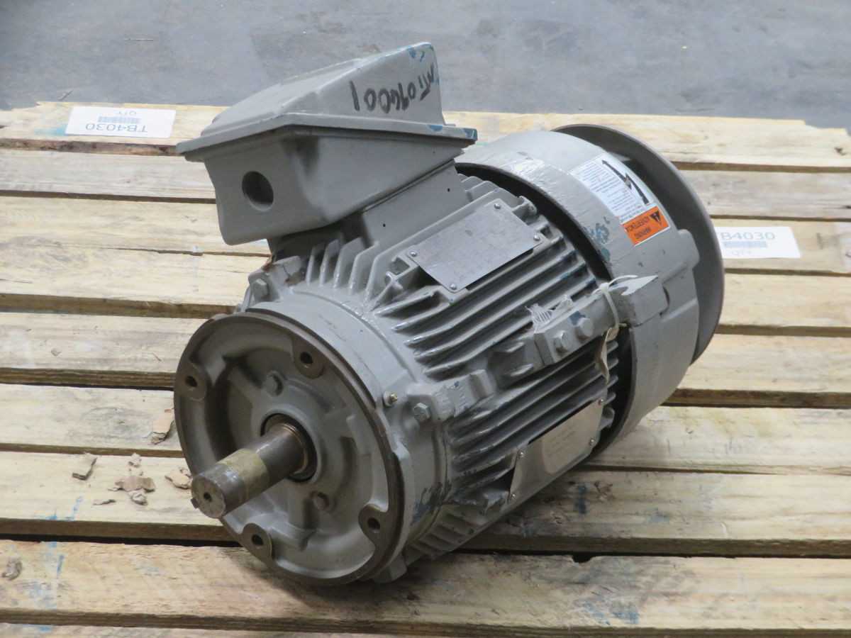 SIEMENS 1PC28912AB112L63-Z AC MOTOR, 5HP, 4-POLE, 1755/3510RPM, 460V, 6.3A - AC MOTOR