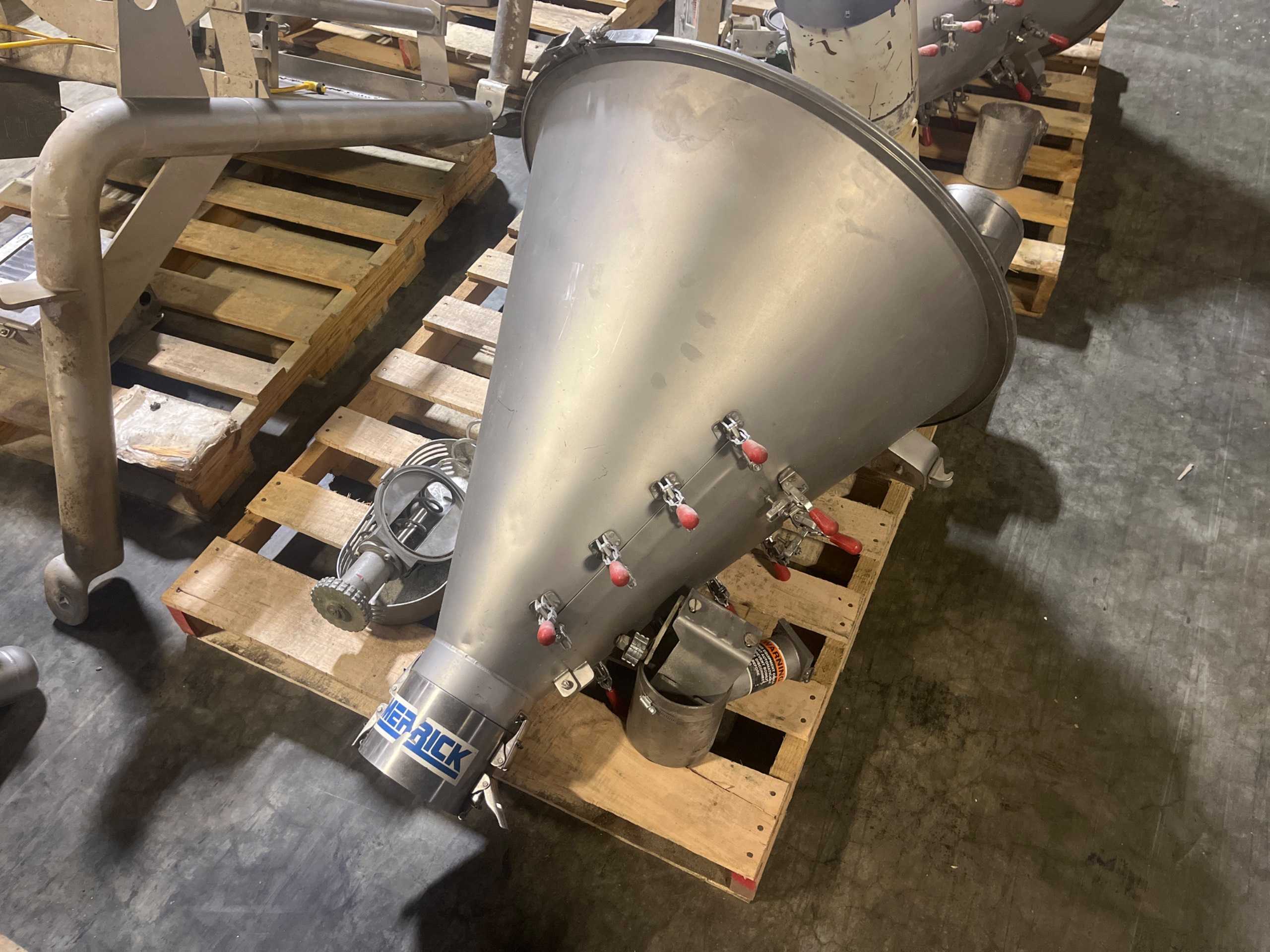 MERRICK 570 LOSS-IN-WEIGHT FEEDER - FEEDERS