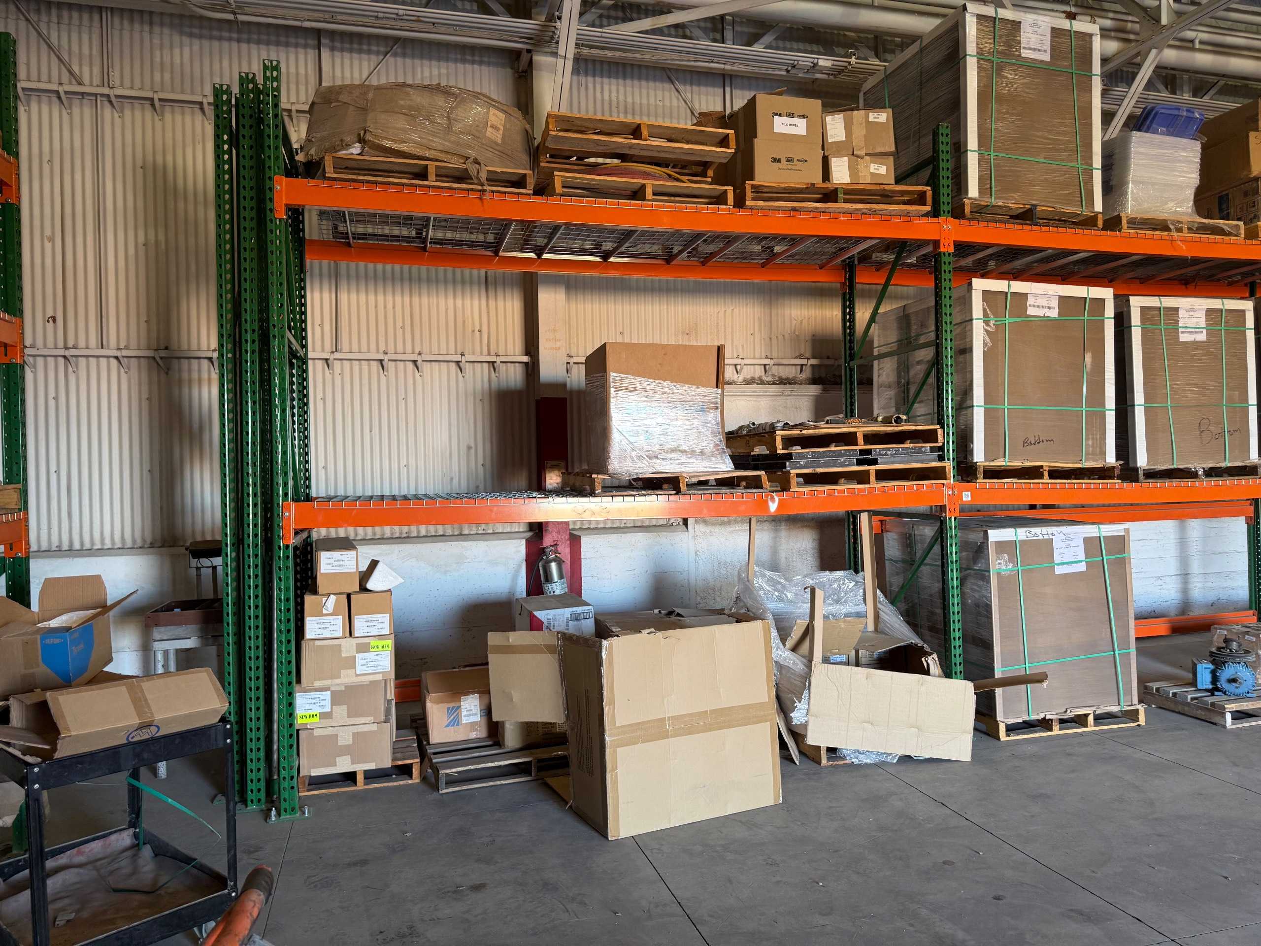 BULK QTY OF PALLET RACKING - PALLET RACKING