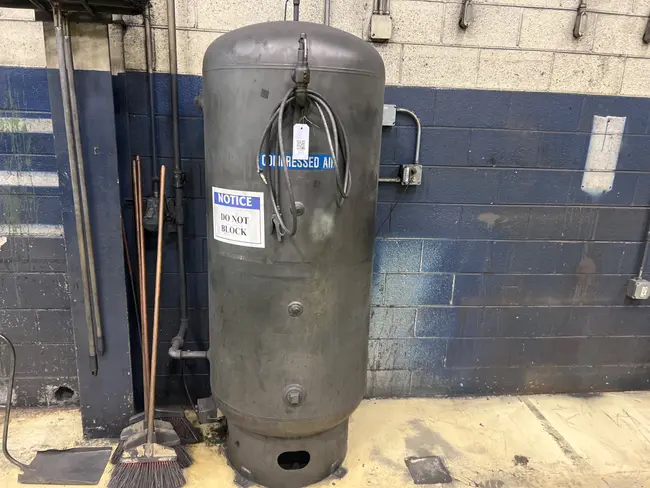2001 NAT'L. BD. 62277M COMPRESSED AIR HOLDING TANK - undefined