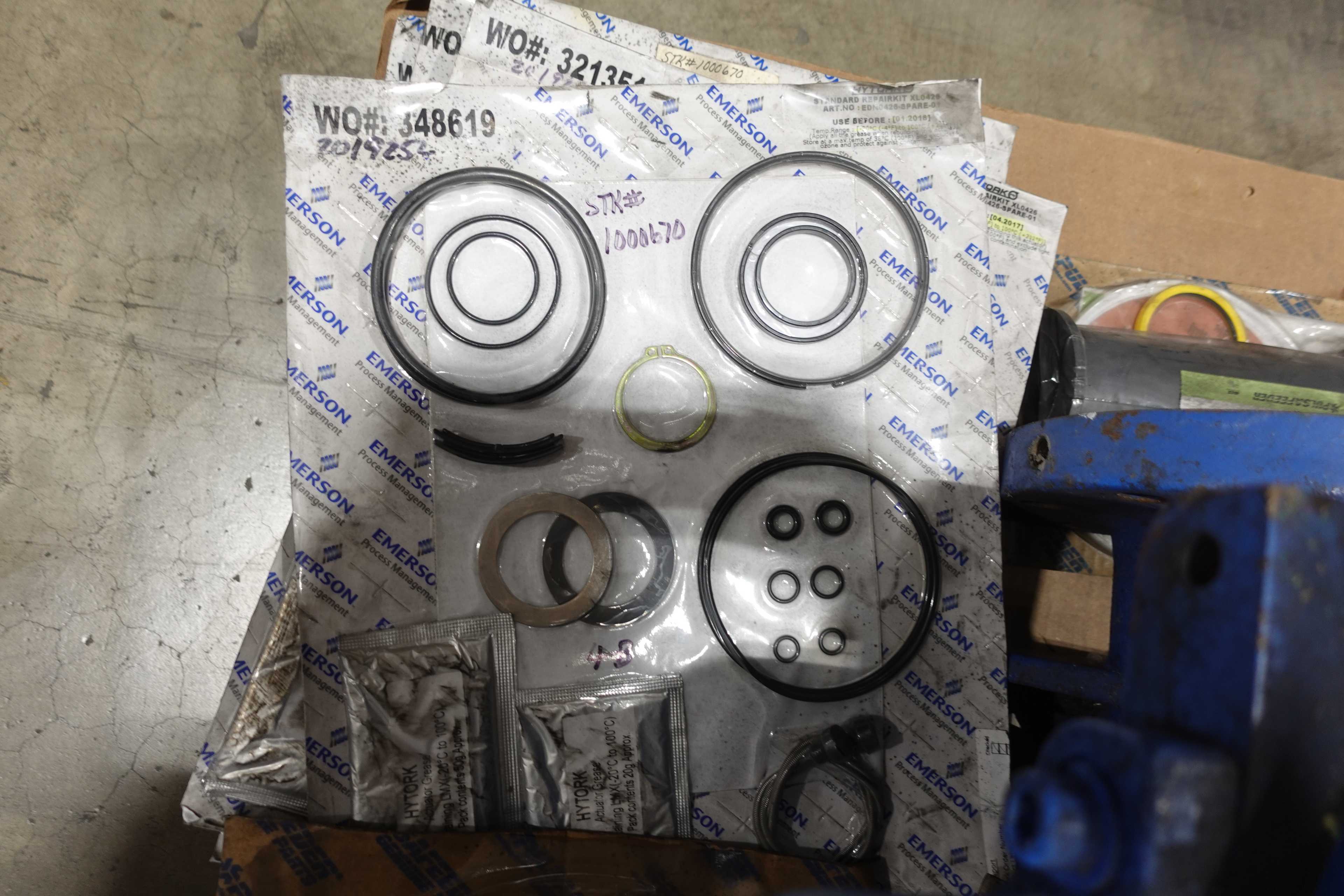 2 PALLETS OF ASSORTED PUMPS AND PUMP PARTS - PUMPS
