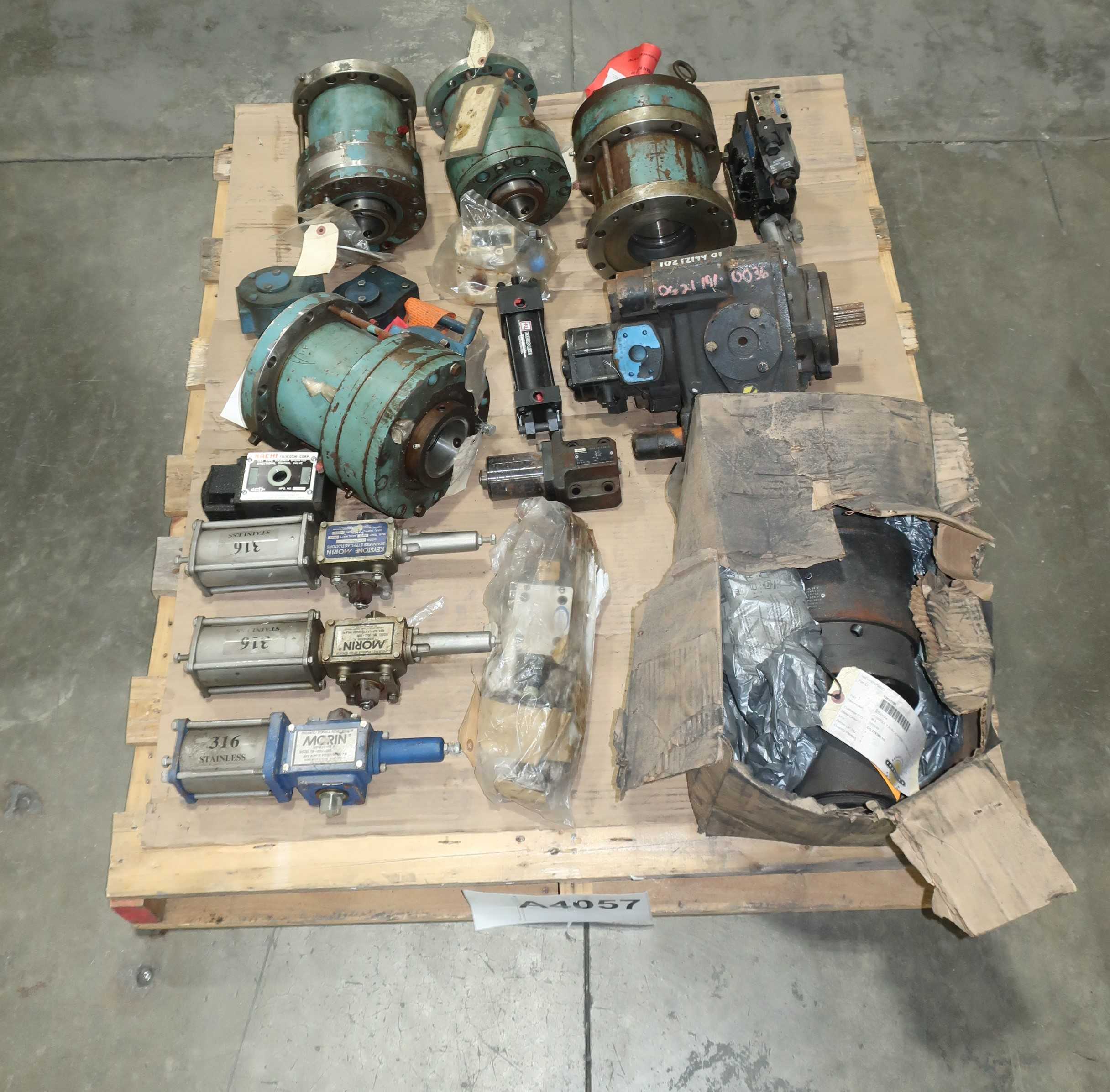 PALLET OF ASSORTED HYDRAULICS - HYDRAULIC PARTS