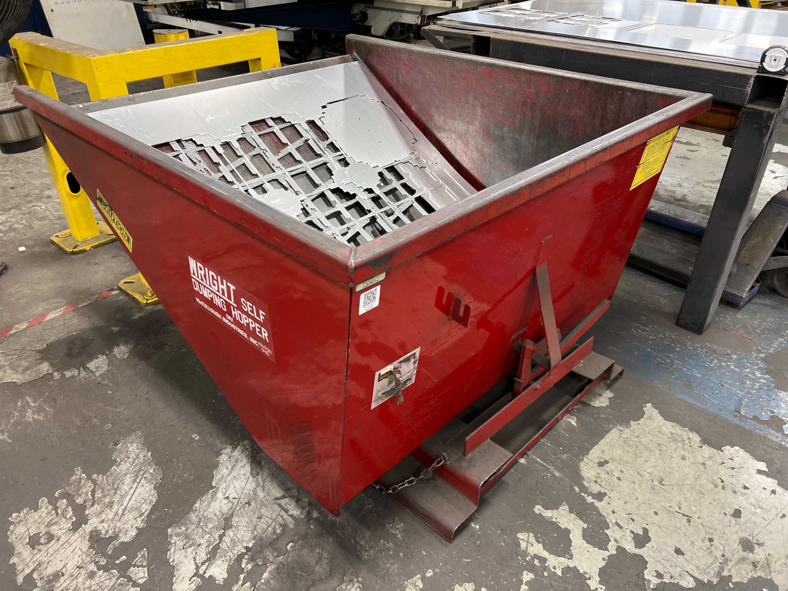 MCCULLOUGH INDUSTRIES 15077 SELF DUMPING HOPPER - SELF DUMPING HOPPERS