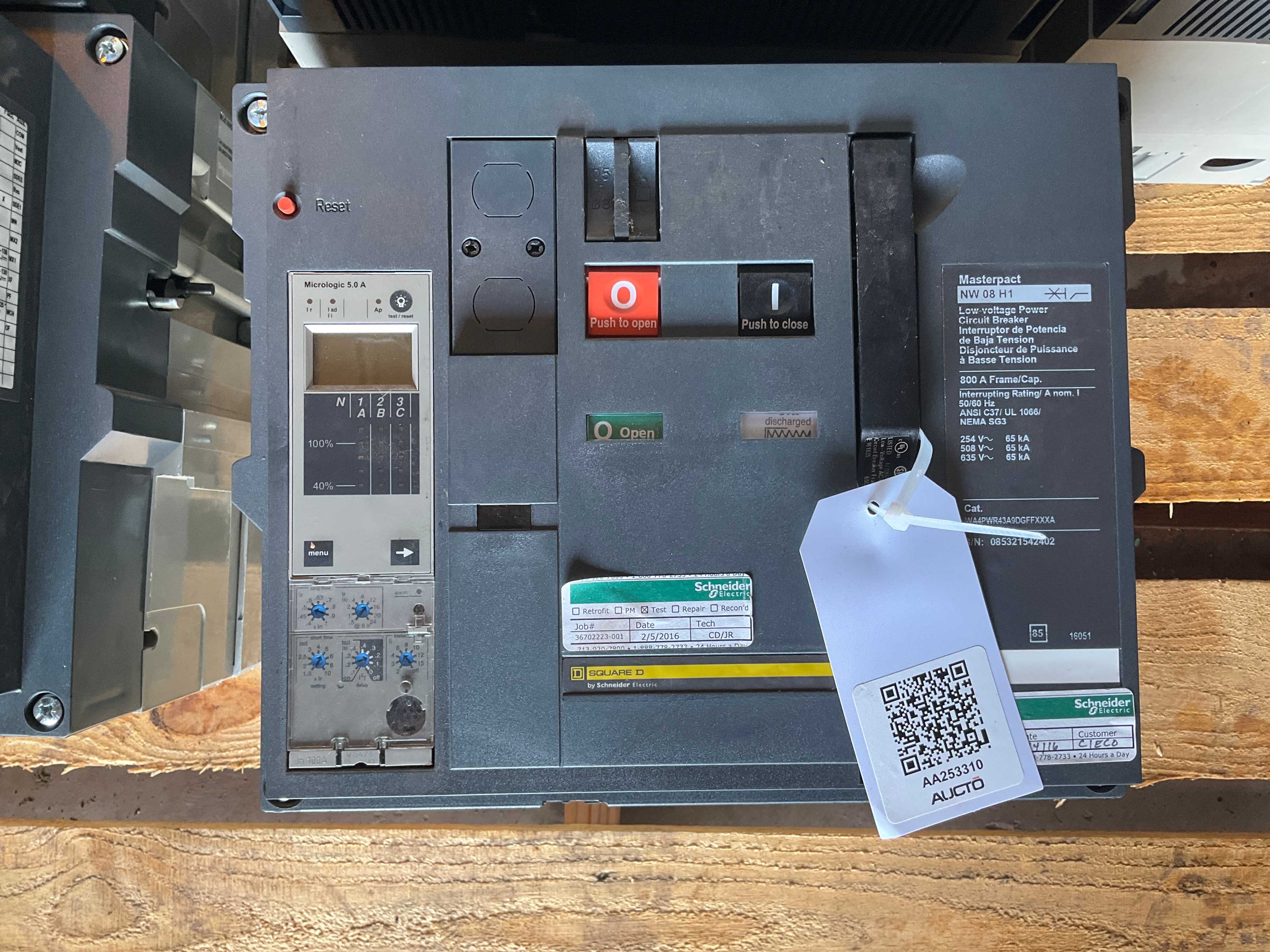 QTY 6: LOW VOLTAGE POWER CIRCUIT BREAKER - LOW VOLTAGE CIRCUIT BREAKERS