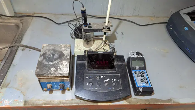 BULK QTY OF LAB TEST EQUIPMENT - undefined
