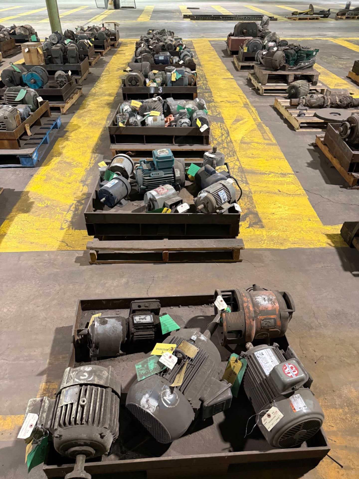 BULK QTY OF ELECTRIC MOTORS - ELECTRIC MOTORS