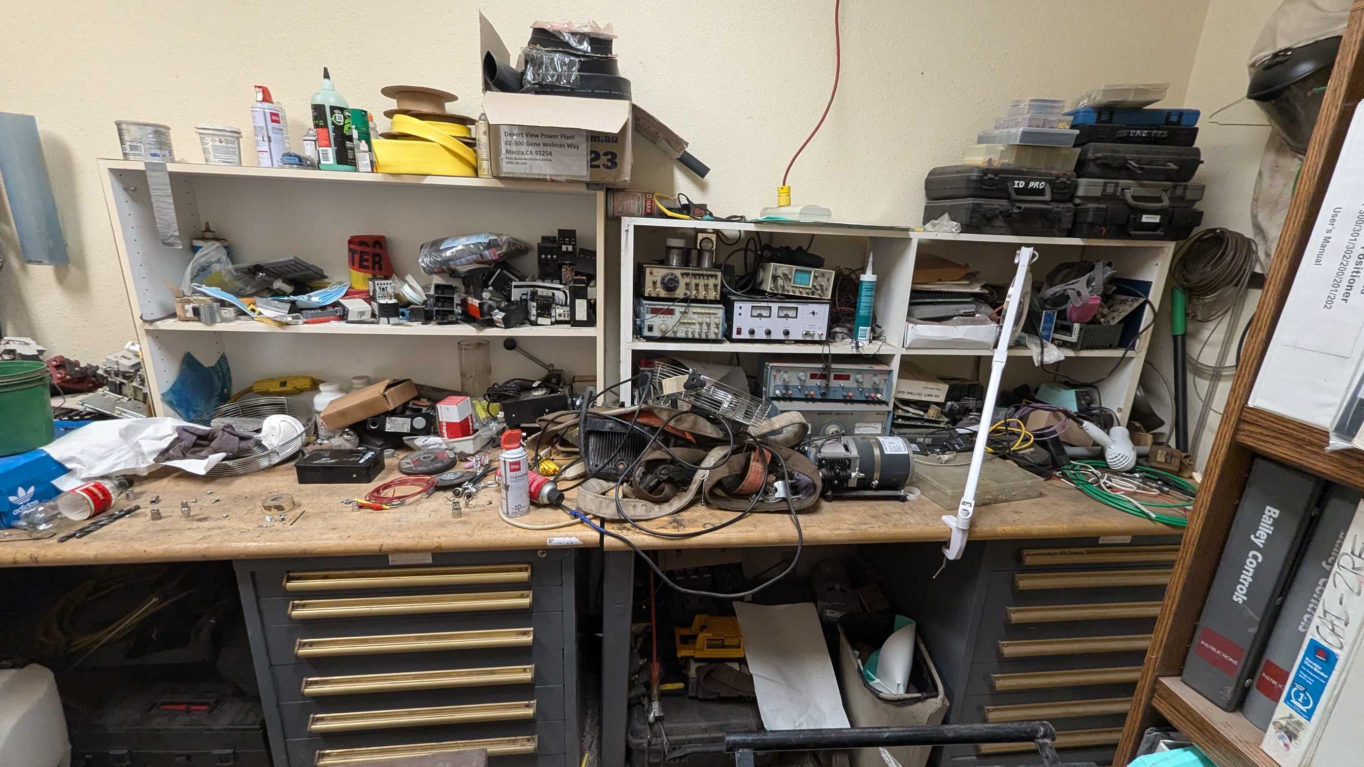 QTY 2: DESK WITH CONTENTS INCLUDING TEST EQUIPMENT - INSPECTION & MEASUREMENT