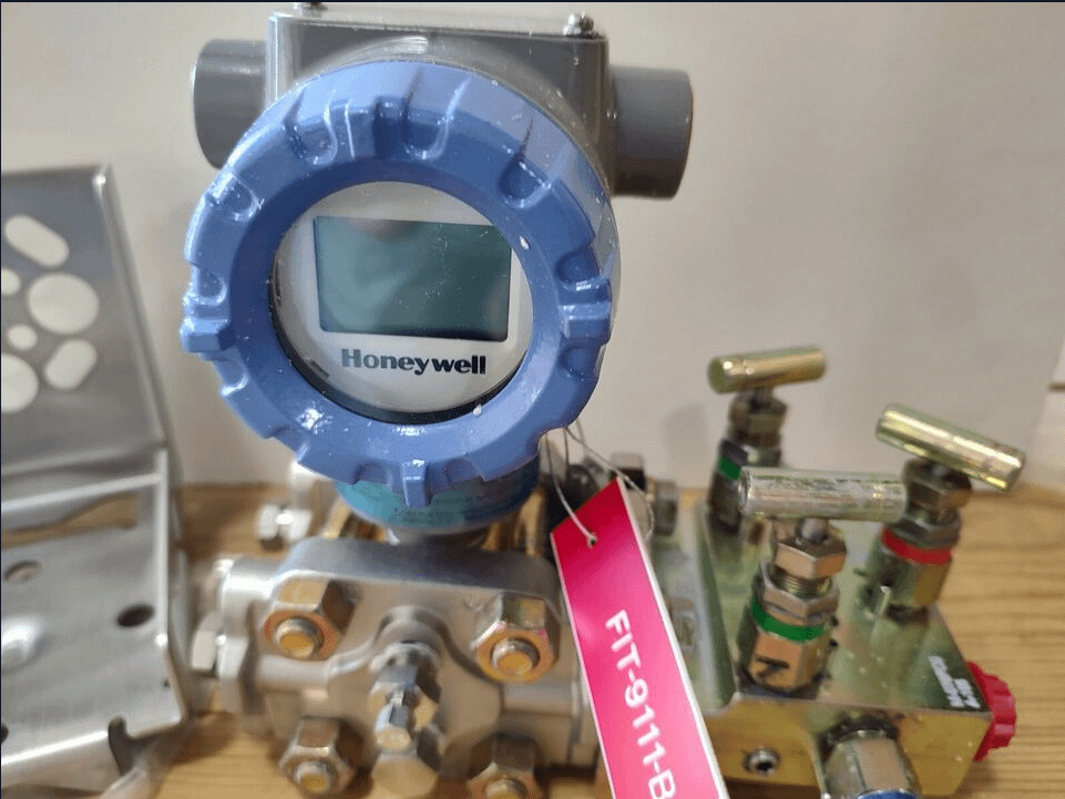 HONEYWELL STD820 PRESSURE TRANSMITTER - PRESSURE TRANSMITTER