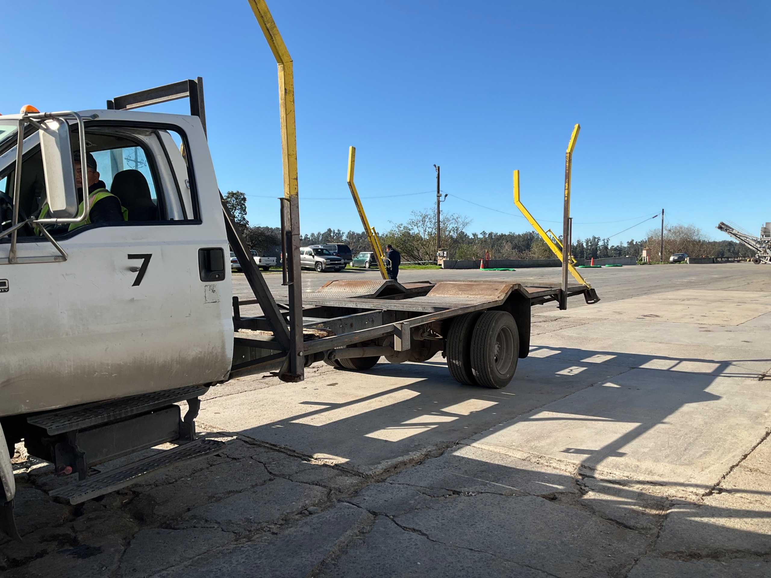 2004 FORD F-650 4X2 FLATBED TRUCK - FLATBED TRUCK