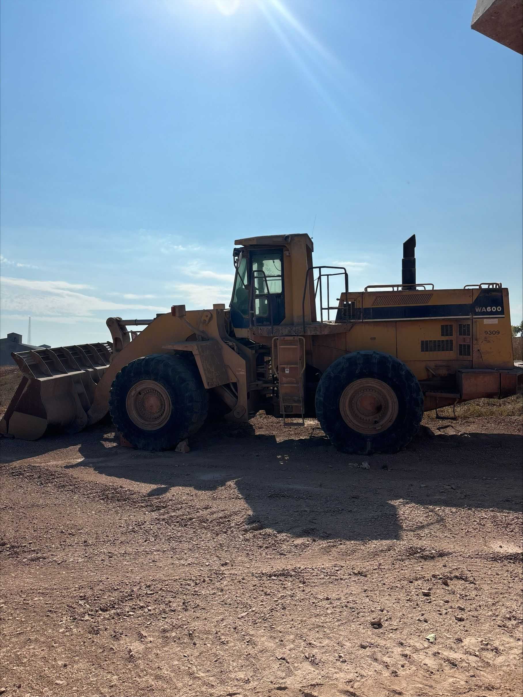 1993 KOMATSU WA600-1LC WHEEL LOADER - WHEEL LOADER