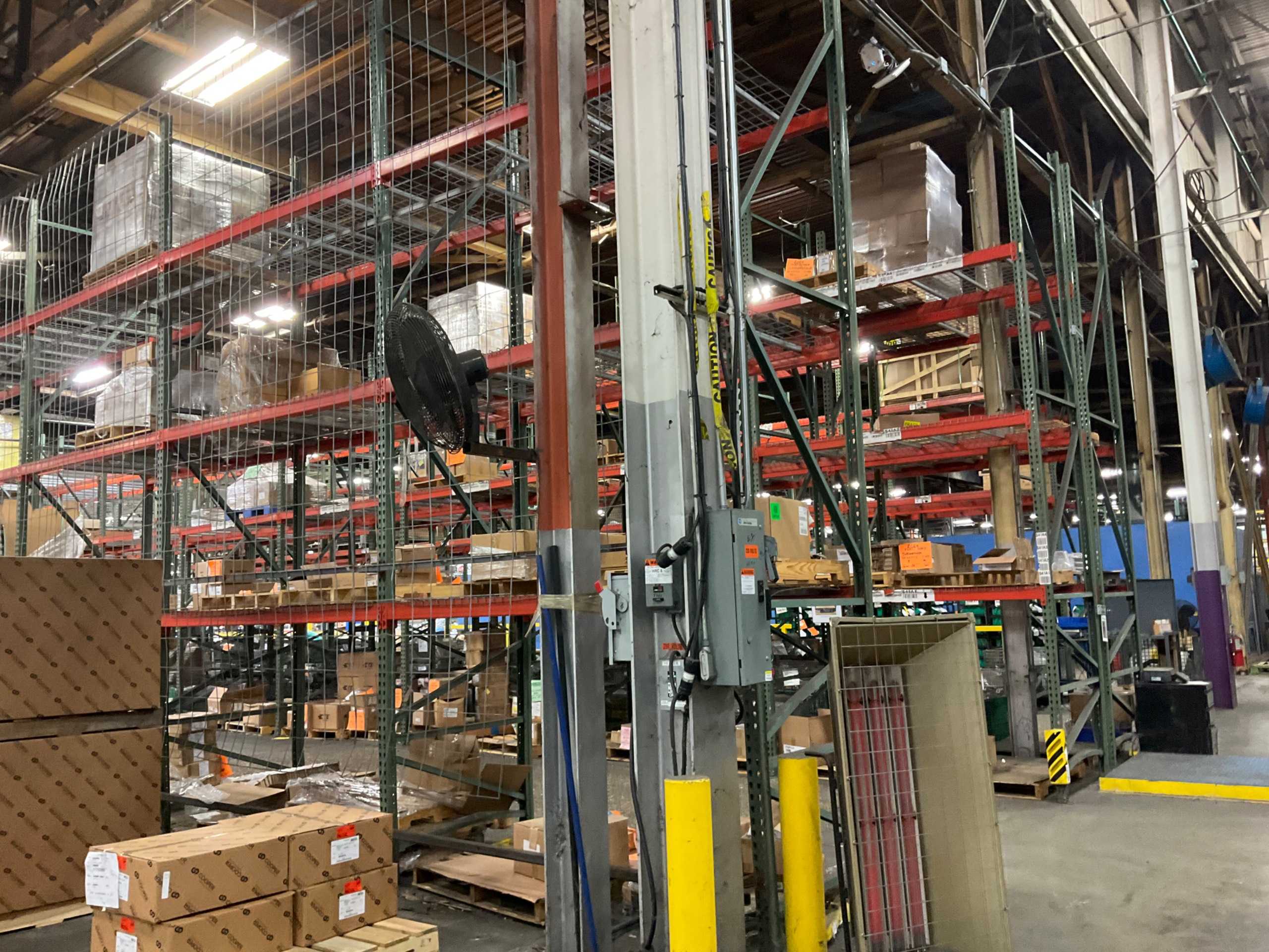 BULK QTY OF PALLET RACKING - PALLET RACKING