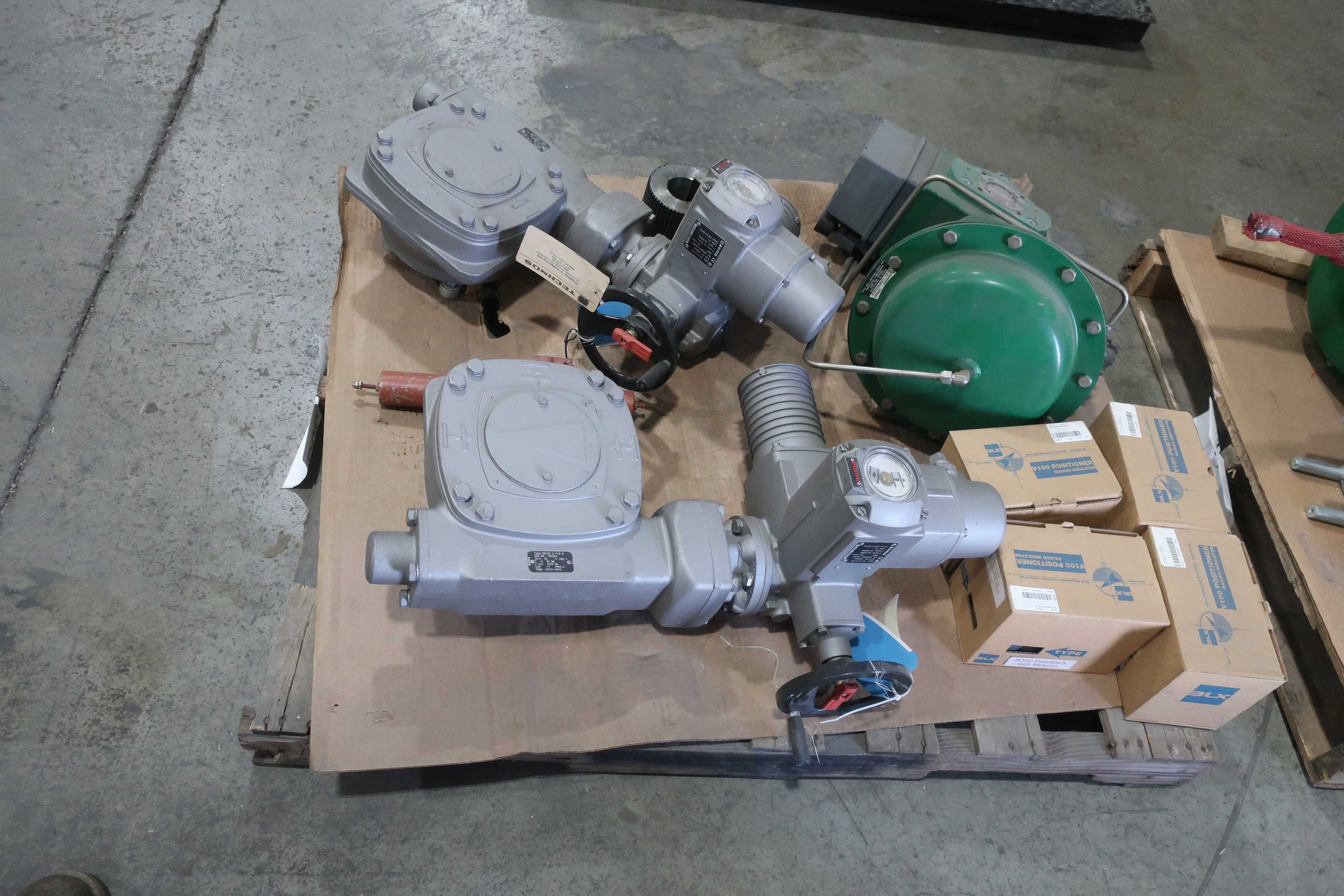 SKU 1761292 - 4 PALLETS OF ASSORTED VALVE ACTUATORS, POSITIONERS, INDICATORS - VALVE POSITIONERS & INDICATORS