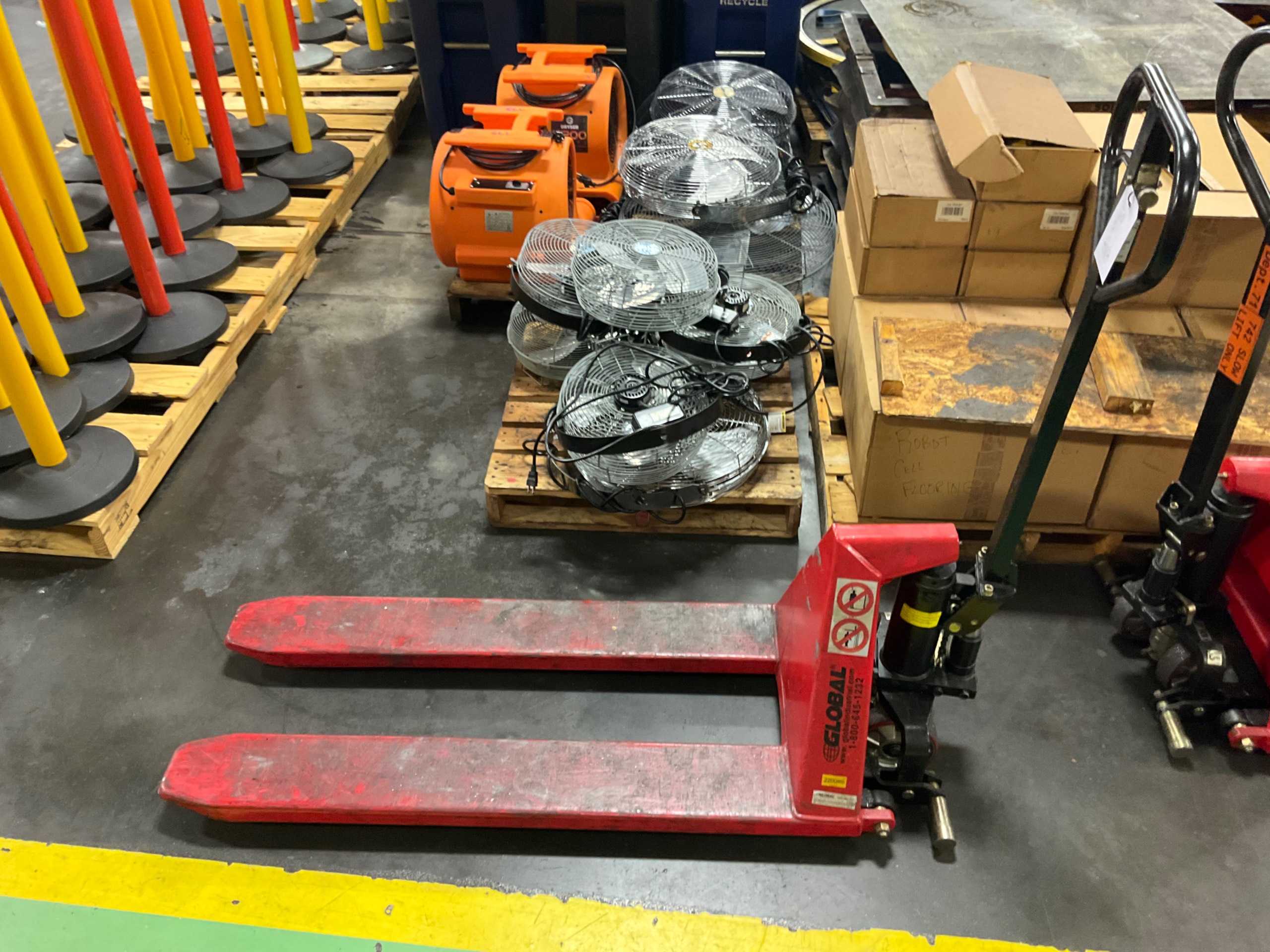 QTY 3: MANUAL PALLET JACK - MANUAL PALLET JACKS