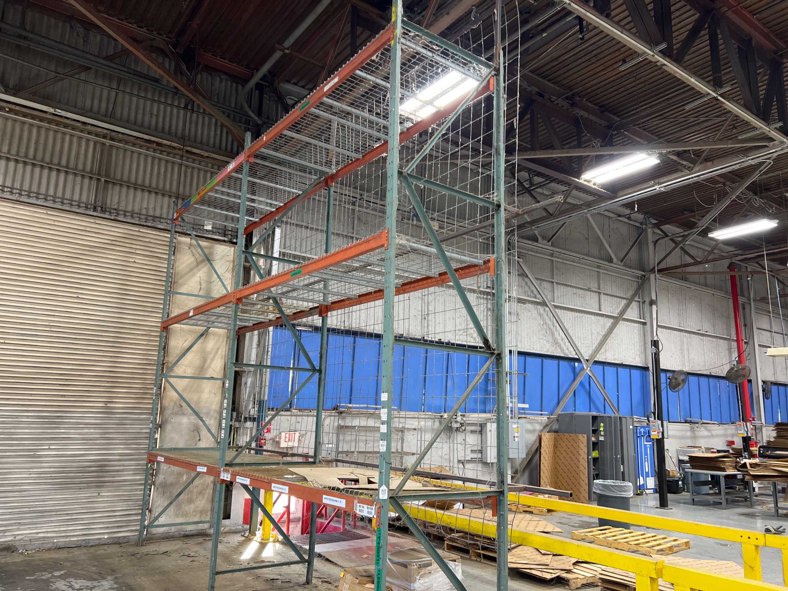 BULK QTY OF PALLET RACKING - PALLET RACKING