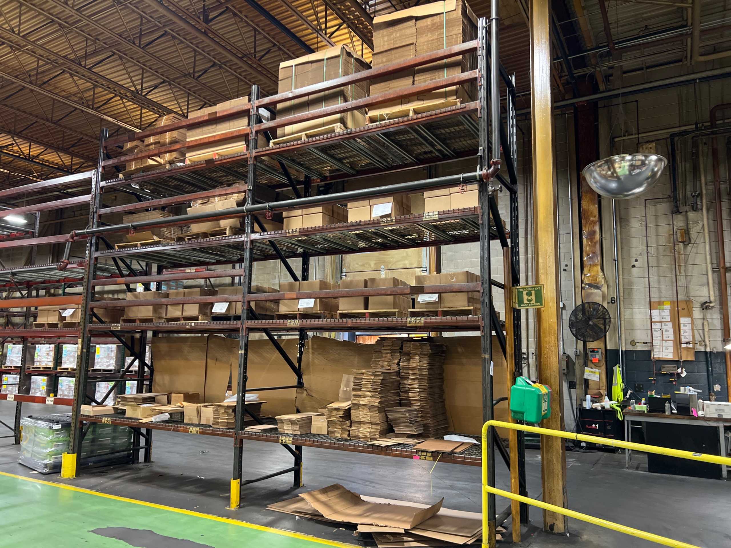 BULK QTY OF PALLET RACKING - PALLET RACKING