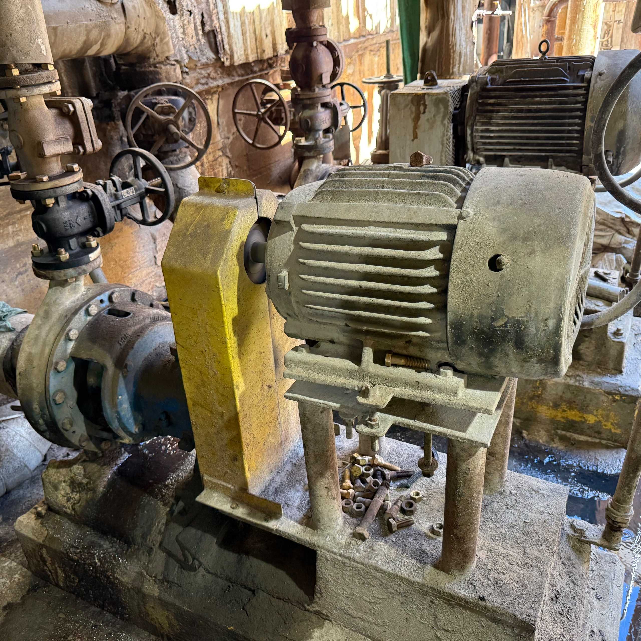 GOULDS PUMP & 20HP MOTOR ASSEMBLY - PUMP & MOTOR ASSEMBLY