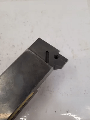 KENNAMETAL NEL-243D TOOL HOLDER - MACHINE TOOLING