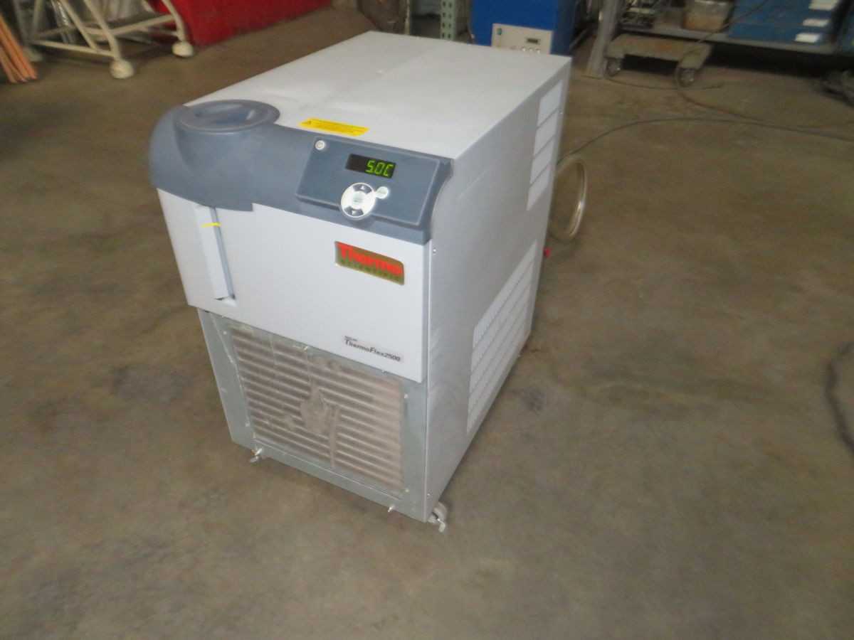THERMO FISHER SCIENTIFIC THERMO FLEX 2500 RECIRCULATING CHILLER - CHILLERS