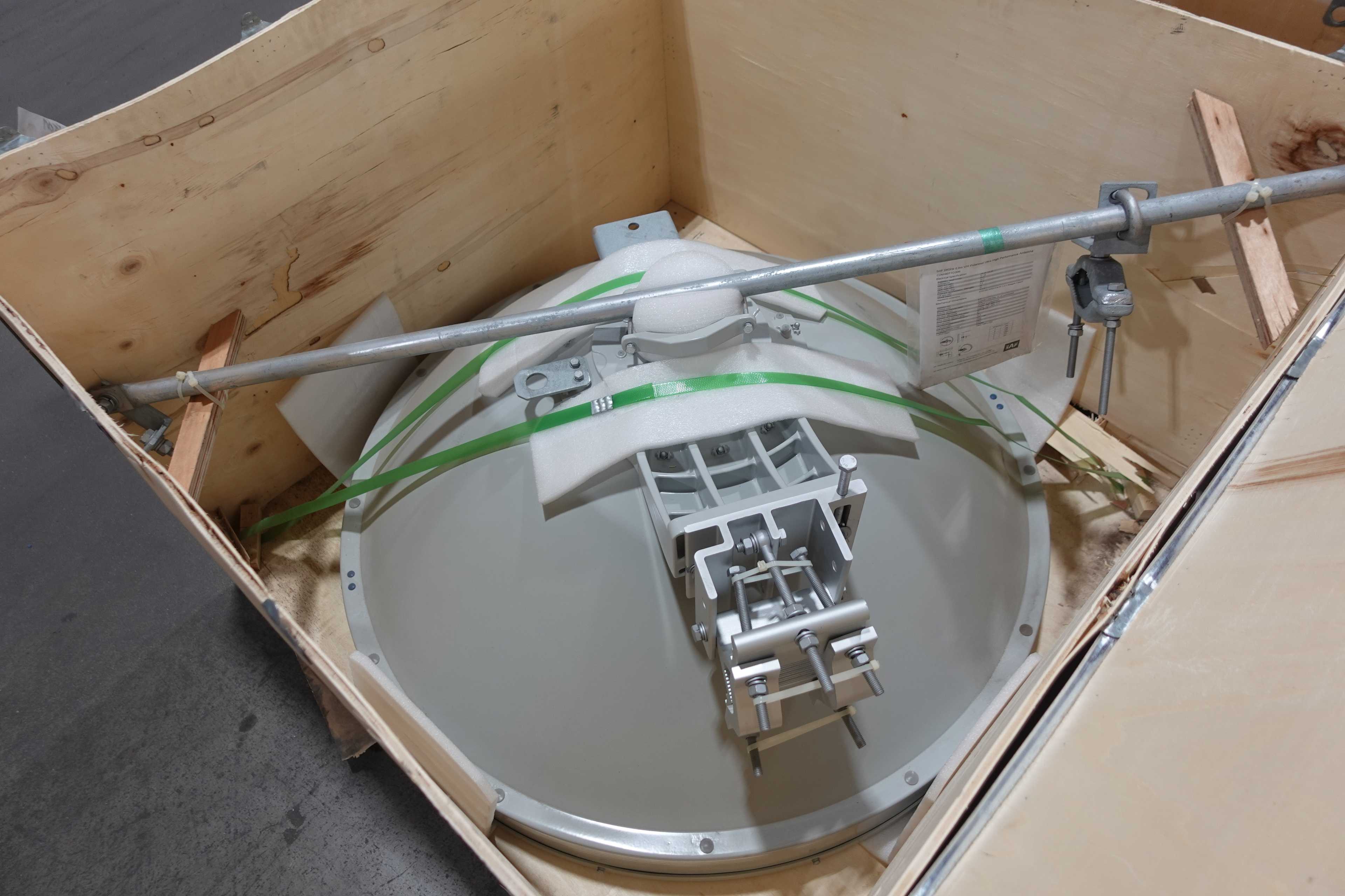 SKU 1725910 - LOT OF 4 SAF 0.9M ULTRA-HIGH PERFORMANCE MICROWAVE ANTENNAS - ELECTRICAL COMPONENTS
