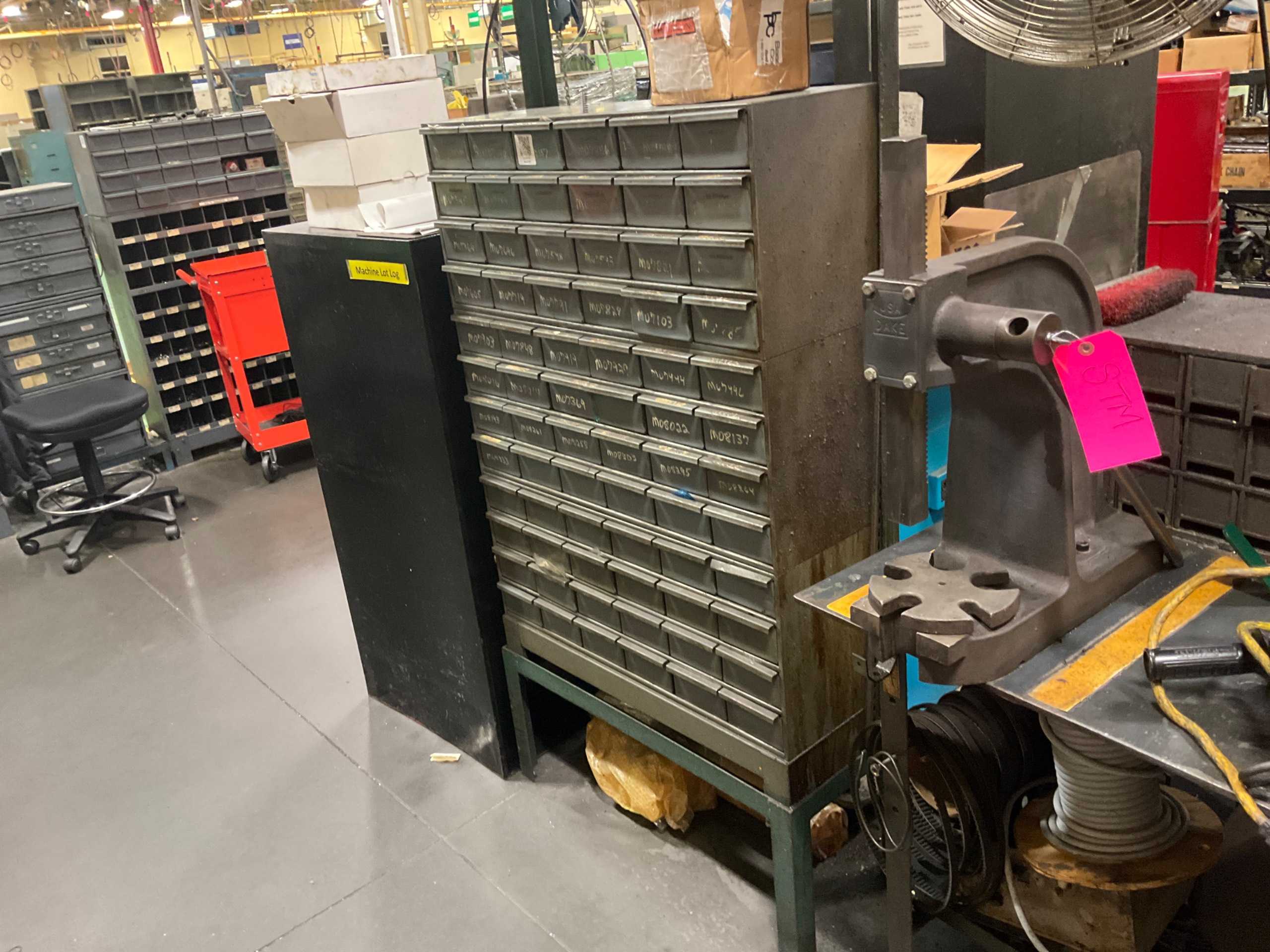 STORAGE UNIT WITH COMPONENTS - TOOL STORAGE