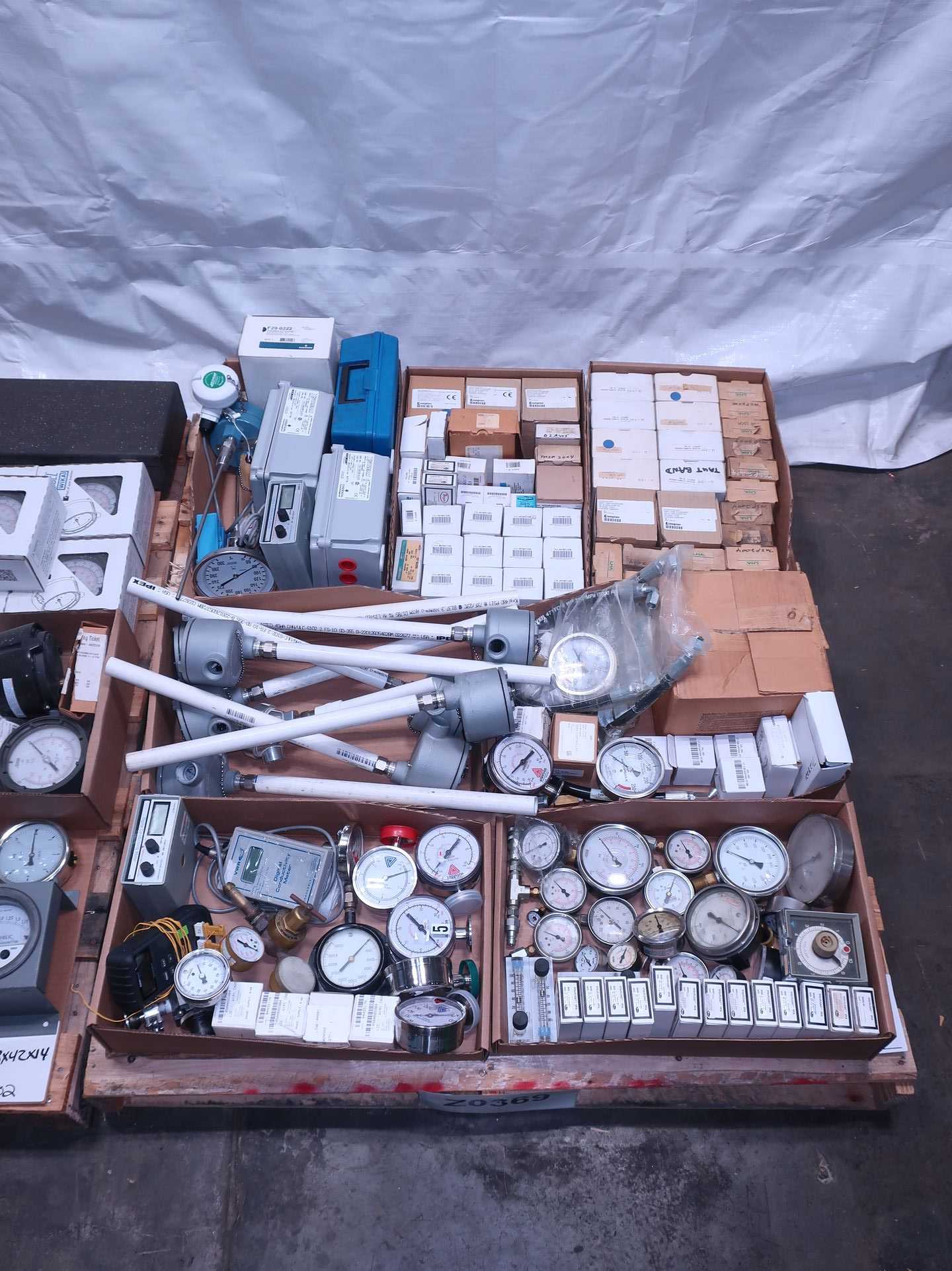 2 PALLETS OF ASSORTED INSTRUMENTATION - INSTRUMENTATION