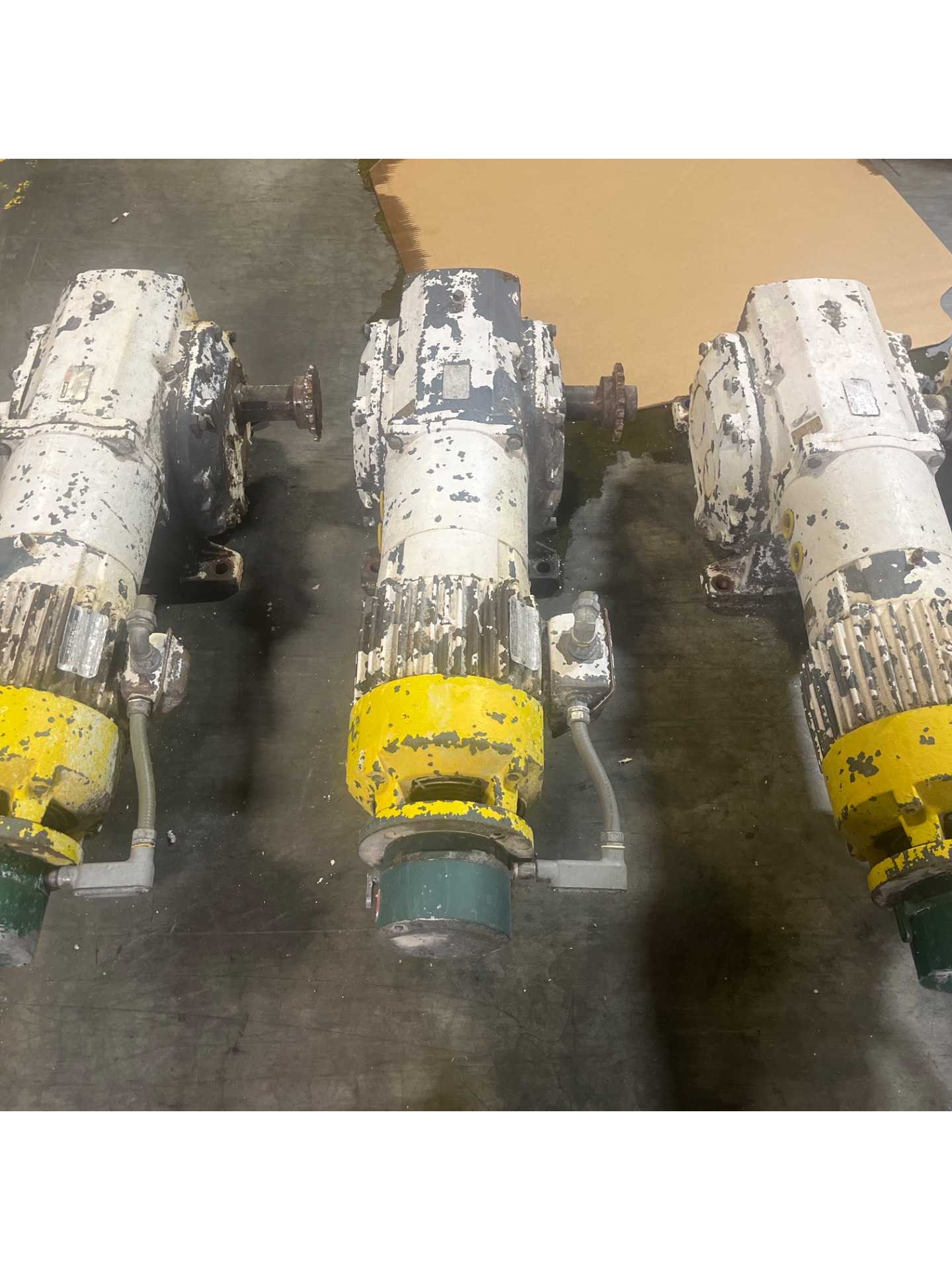 QTY 3: RELIANCE 213CG40A GEARMOTOR - GEARMOTOR