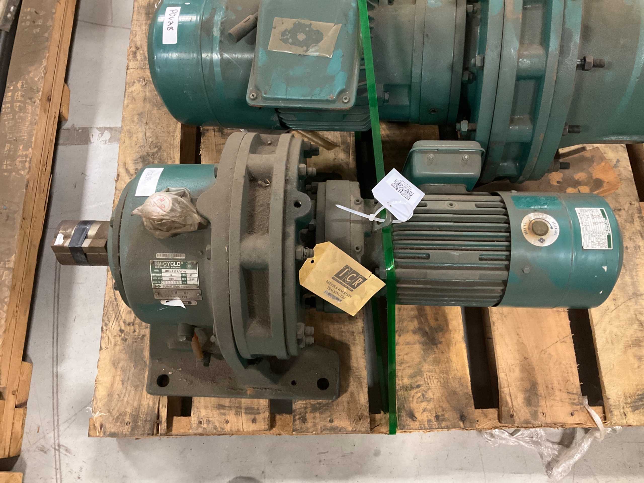 SUMITOMO MOTOR & GEARBOX ASSEMBLY - MOTOR & GEARBOX ASSEMBLY