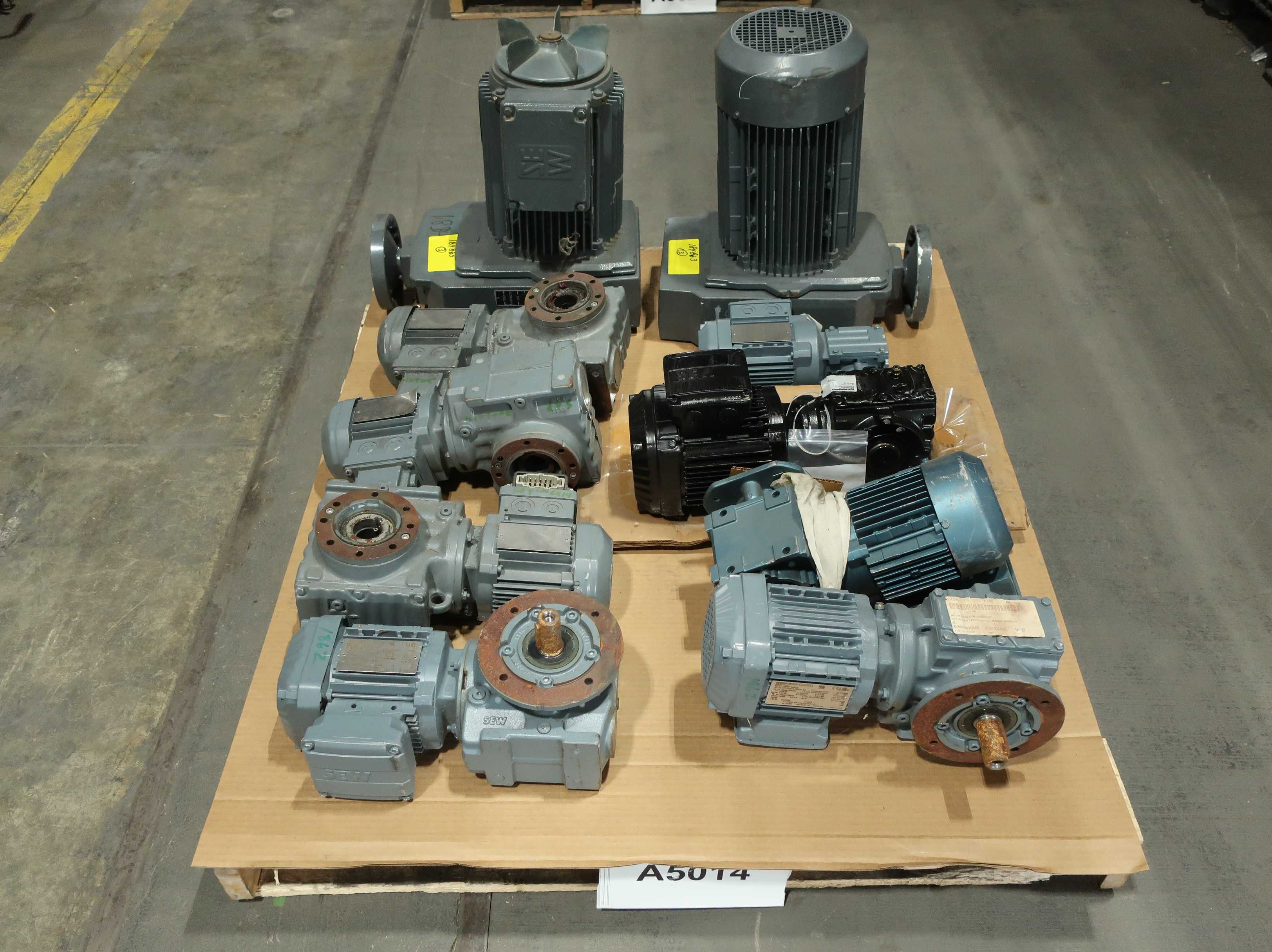 BULK QTY OF ASSORTED SEW EURODRIVE GEARMOTORS - GEARMOTOR