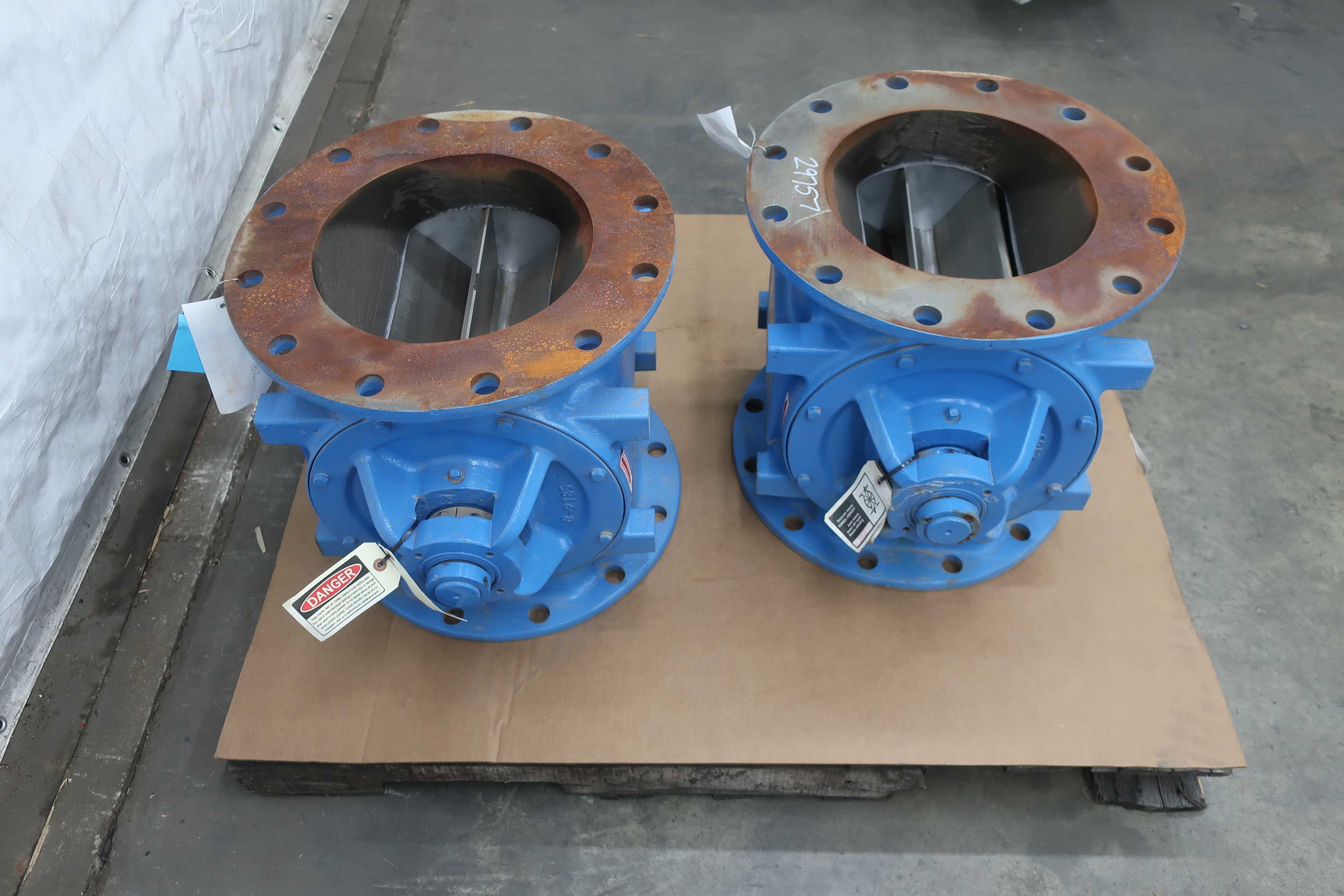 LOT OF 2 ROTARY AIRLOCK VALVES - ROTARY AIRLOCK VALVE
