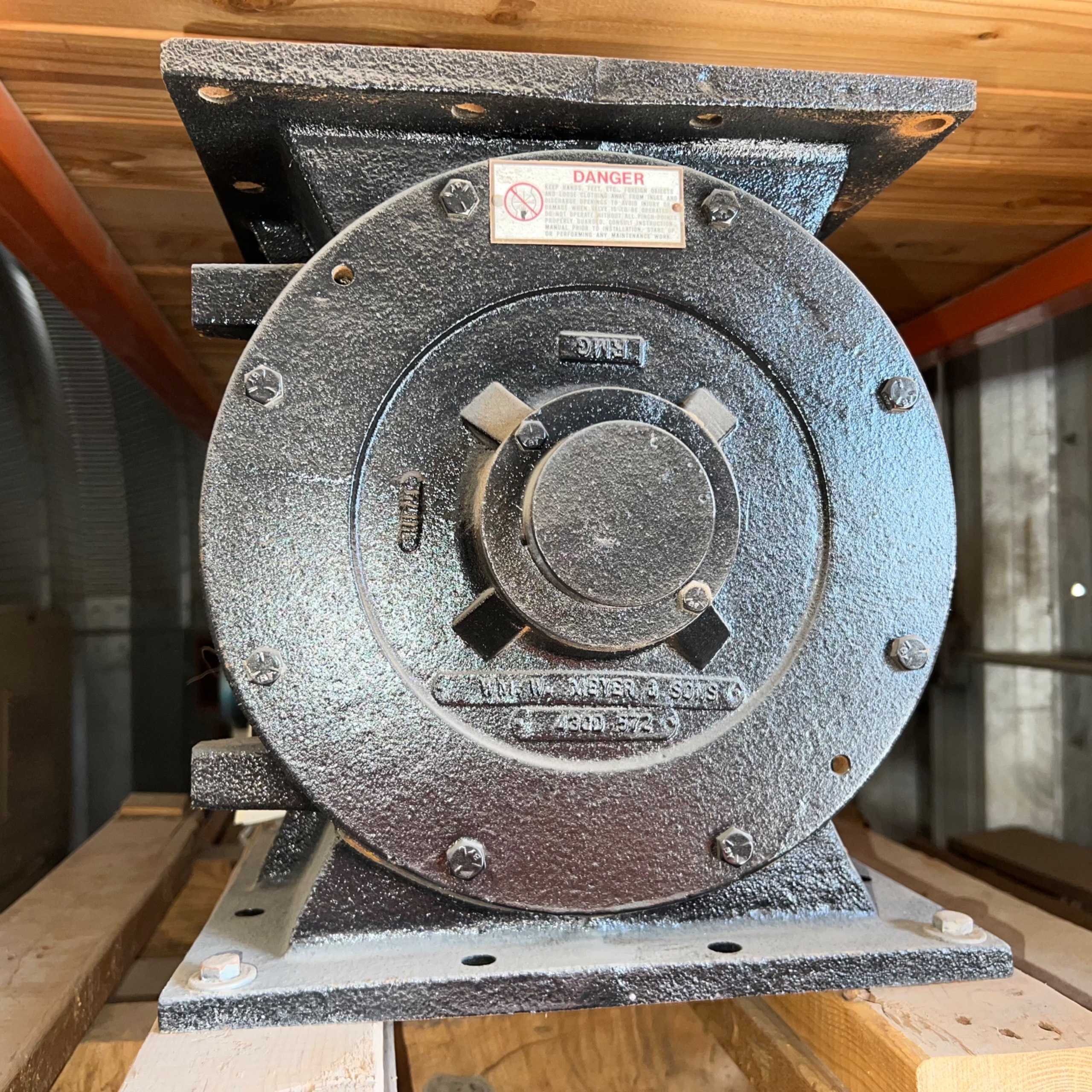 ROTARY AIRLOCK VALVE - ROTARY AIRLOCK VALVE