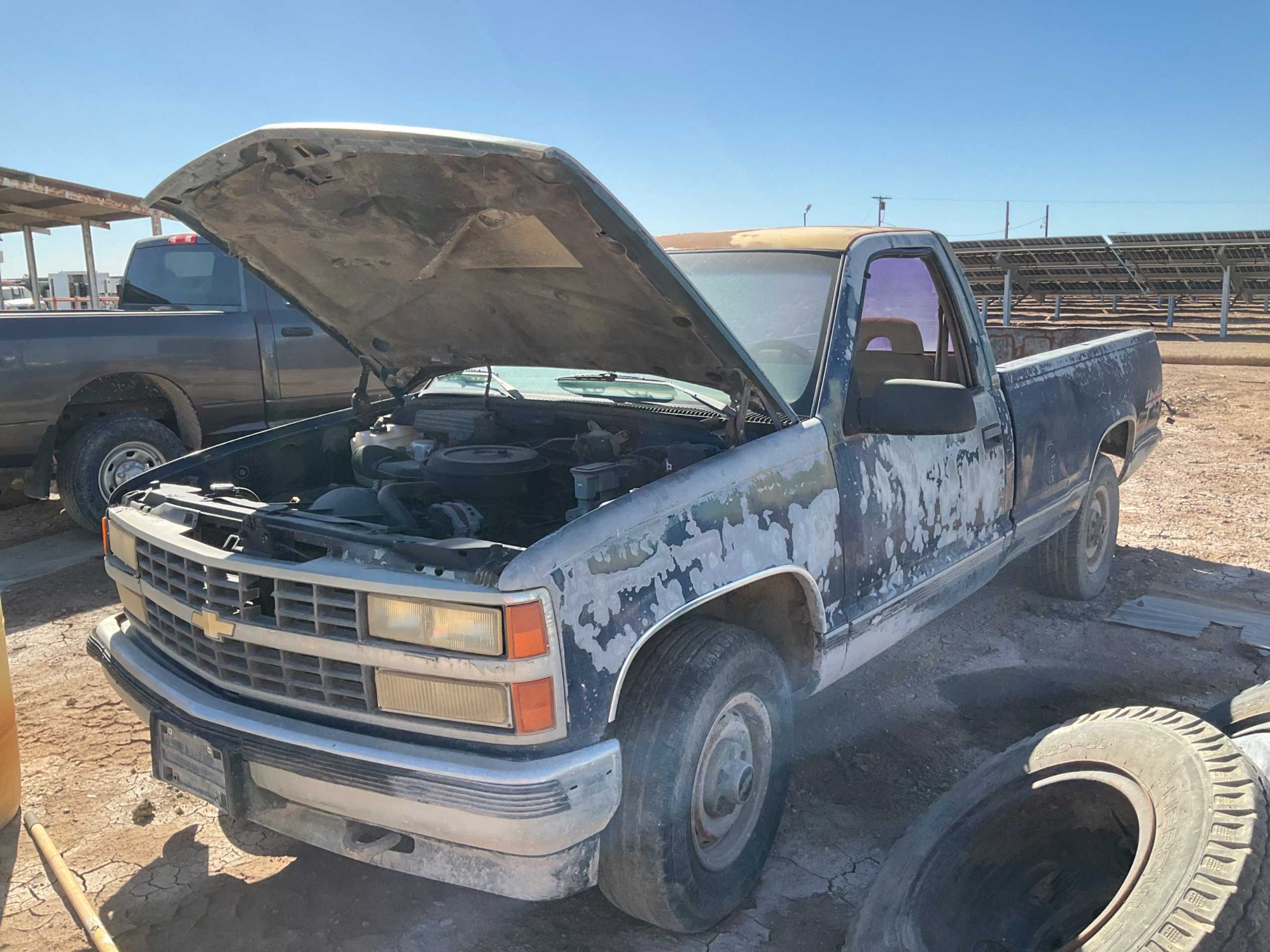 CHEVROLET SILVERADO PICKUP TRUCK - PICKUP TRUCKS