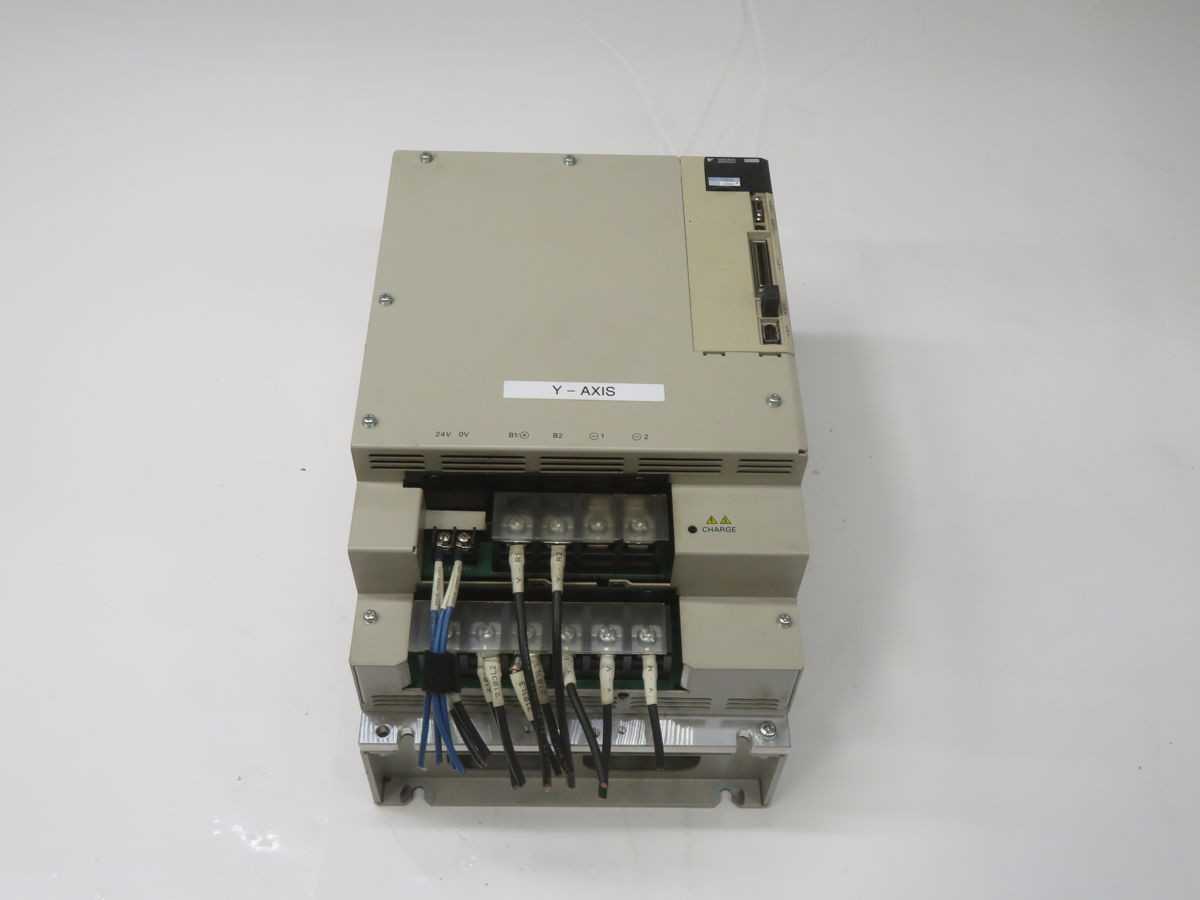 YASKAWA SGDV-260D01A002000 SERVO DRIVES, 3-PHASE 400V INPUT, 7.5 KW OUTPUT POWER, 26.0 A OUTPUT CURRENT - SERVO