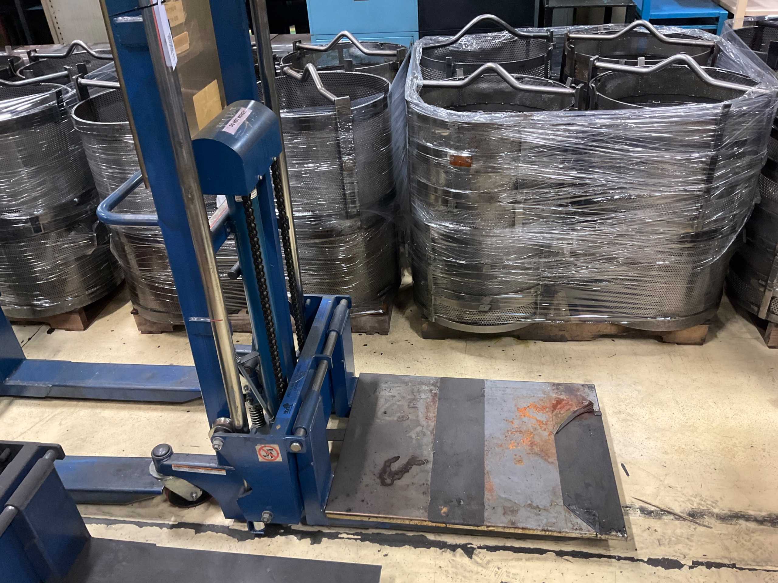 HYDRAULIC STRADDLE STACKER HYDRAULIC STRADDLE STACKER