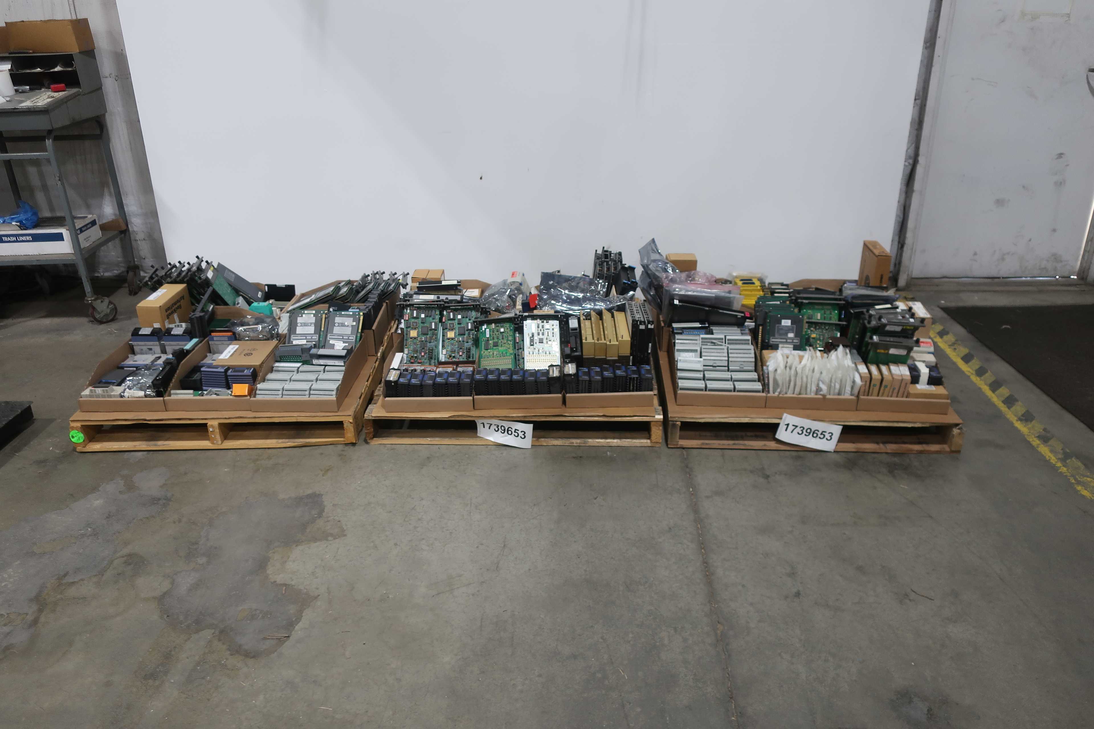 SKU 1739653 - 3 PALLETS OF ASSORTED MODULES - PLC MODULES