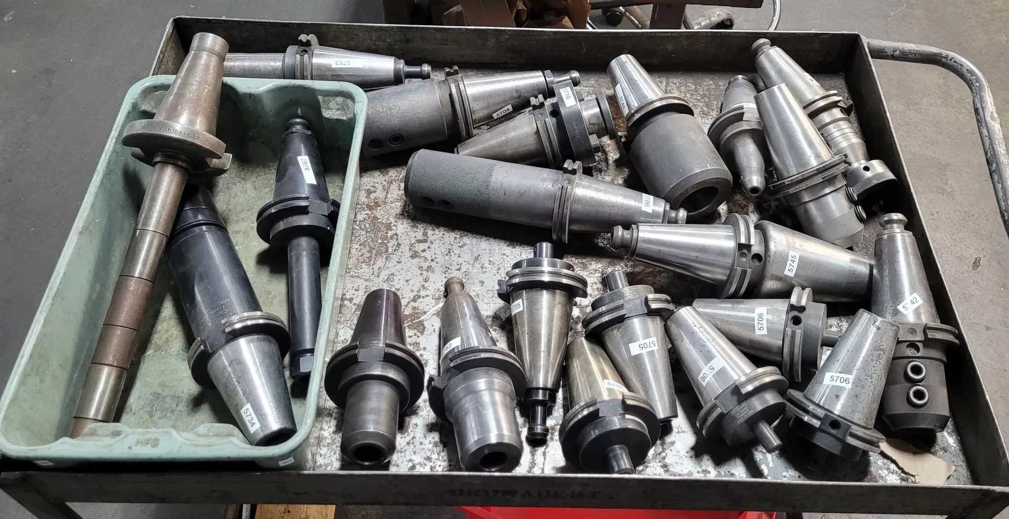 LOT OF 20 CAT 50 TOOL HOLDERS, PARLEC, KENNAMETAL, CARBOLOY, END MILL, COLLET, STUB ARBOR - MACHINING TOOLING & PARTS