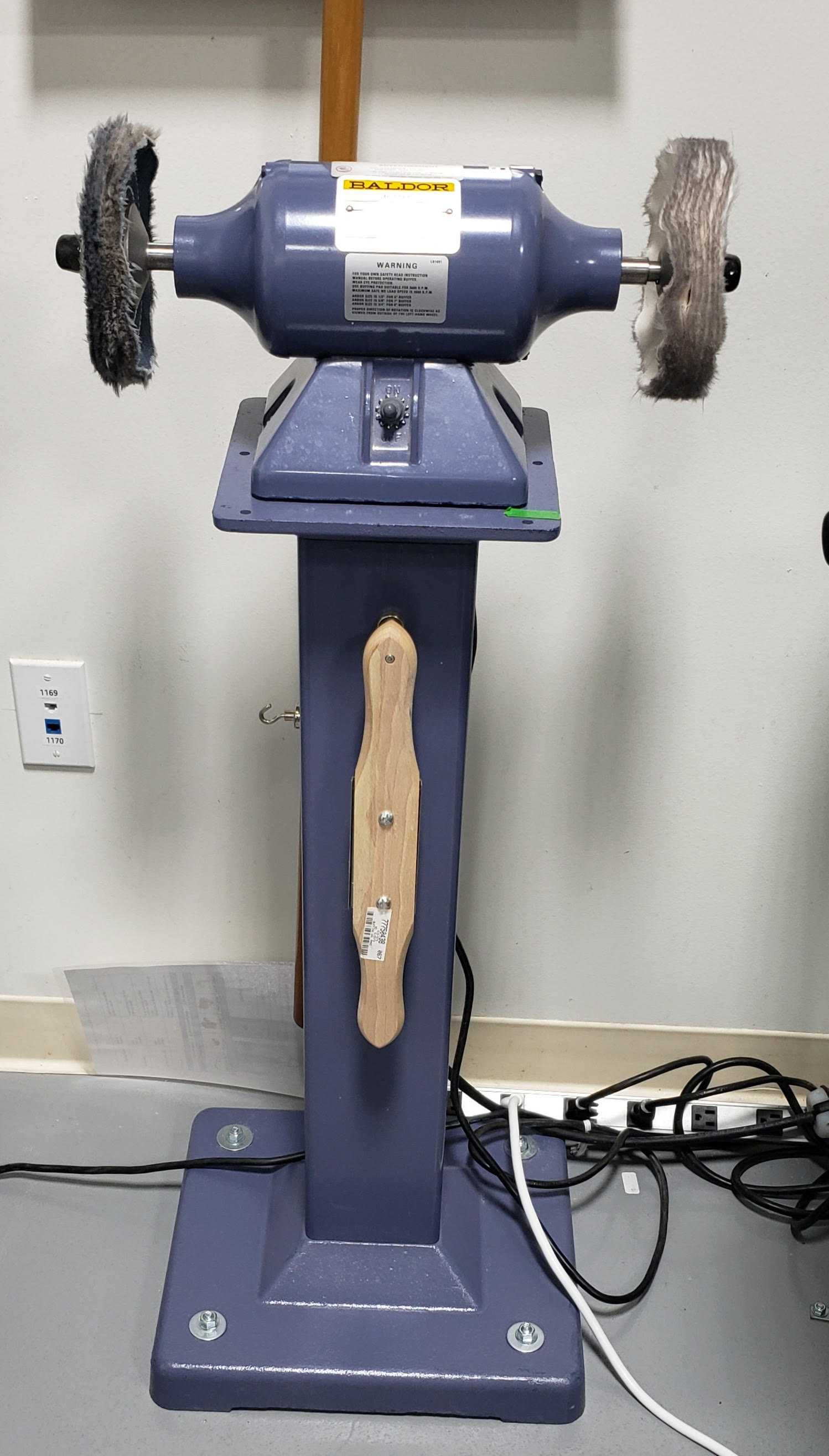 BALDOR BUFFER CLEANING MACHINE - 