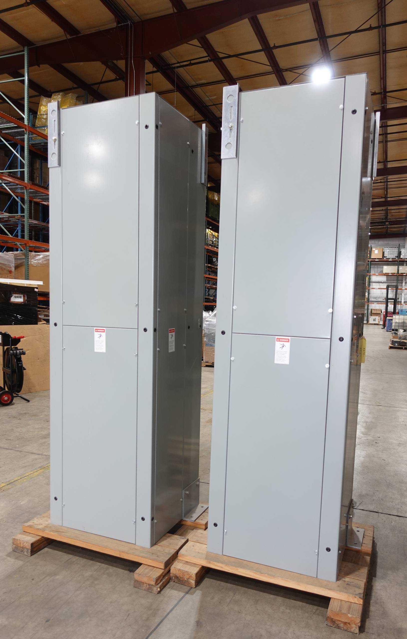 LOT OF 2 EATON POW-R-LINE SWITCHBOARDS, 208Y/120V, 3 PH, 4 W - POWER DISTRIBUTION SWITCHGEAR